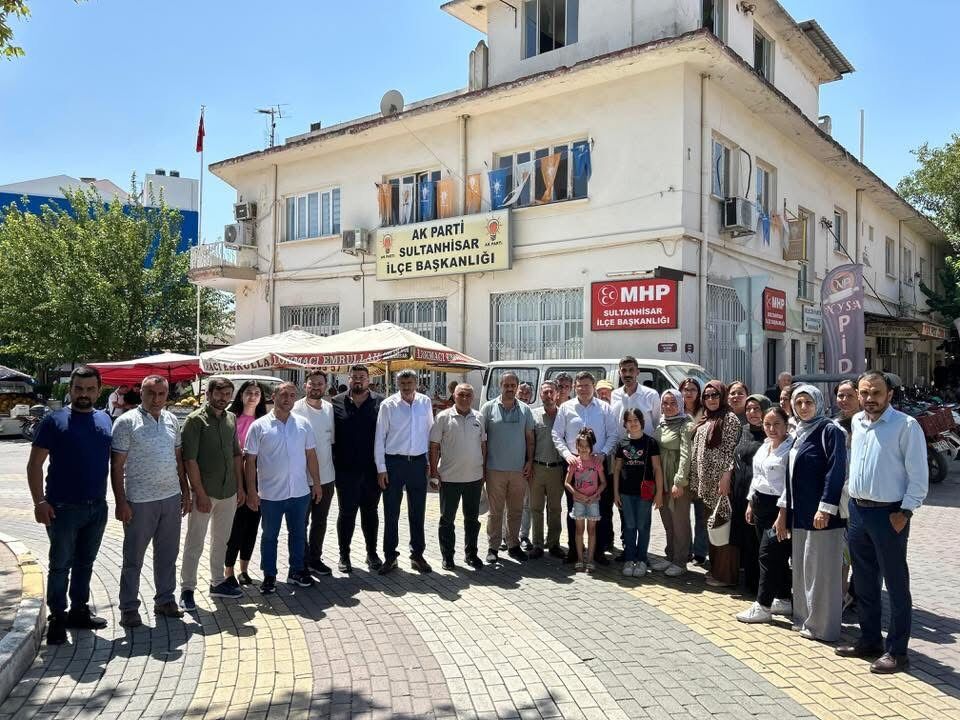AK Parti Aydın’da güçleniyor: Milletvekili üye rozetlerini taktı