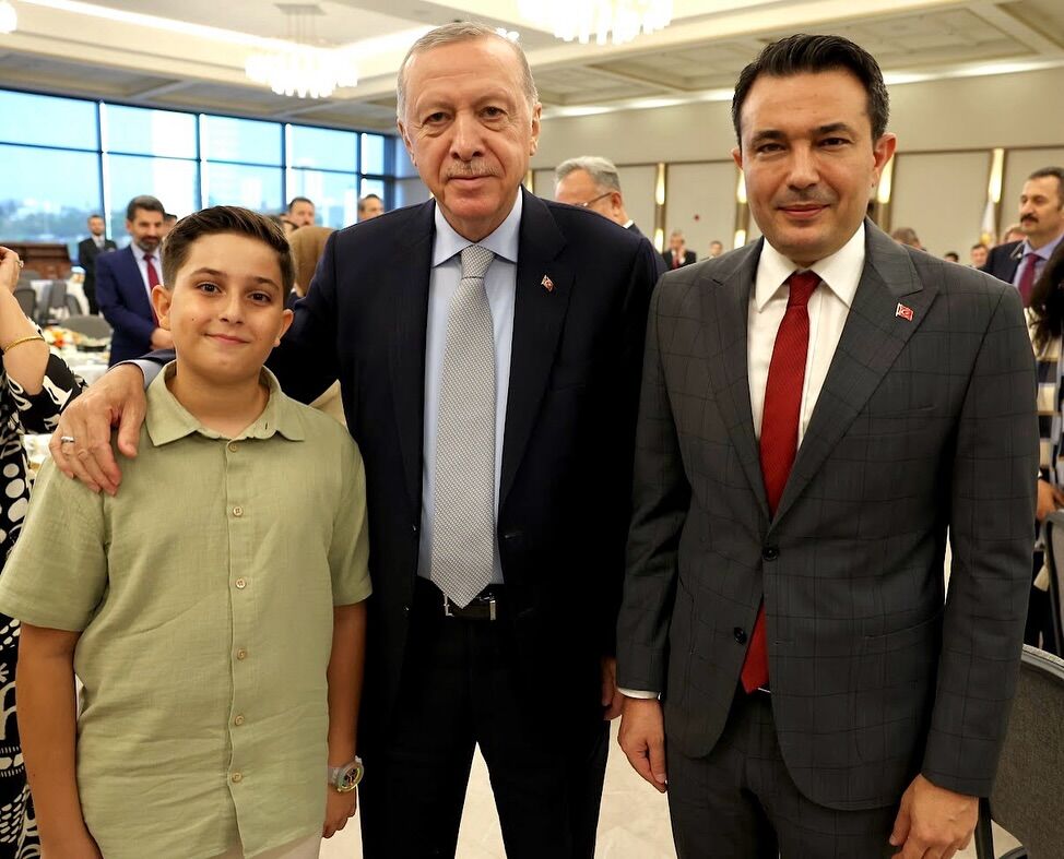 Ak Partili Tuncerin Oglu Cumhurbaskani Erdoganin Hayir Duasini Aldi 589478 8Bf722Fd7369Bc1262F09A845587D132