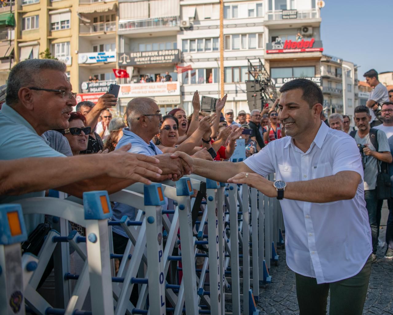 Aydin Siyasetinde Gerilim Tirmaniyor Chpli Gunelden Abb Calisanlarina Hukuki Destek Sozu Sonuna Kadar Yaninizdayim 591422 Fbac04Afe08A1562E8Ba9A2474691366-1
