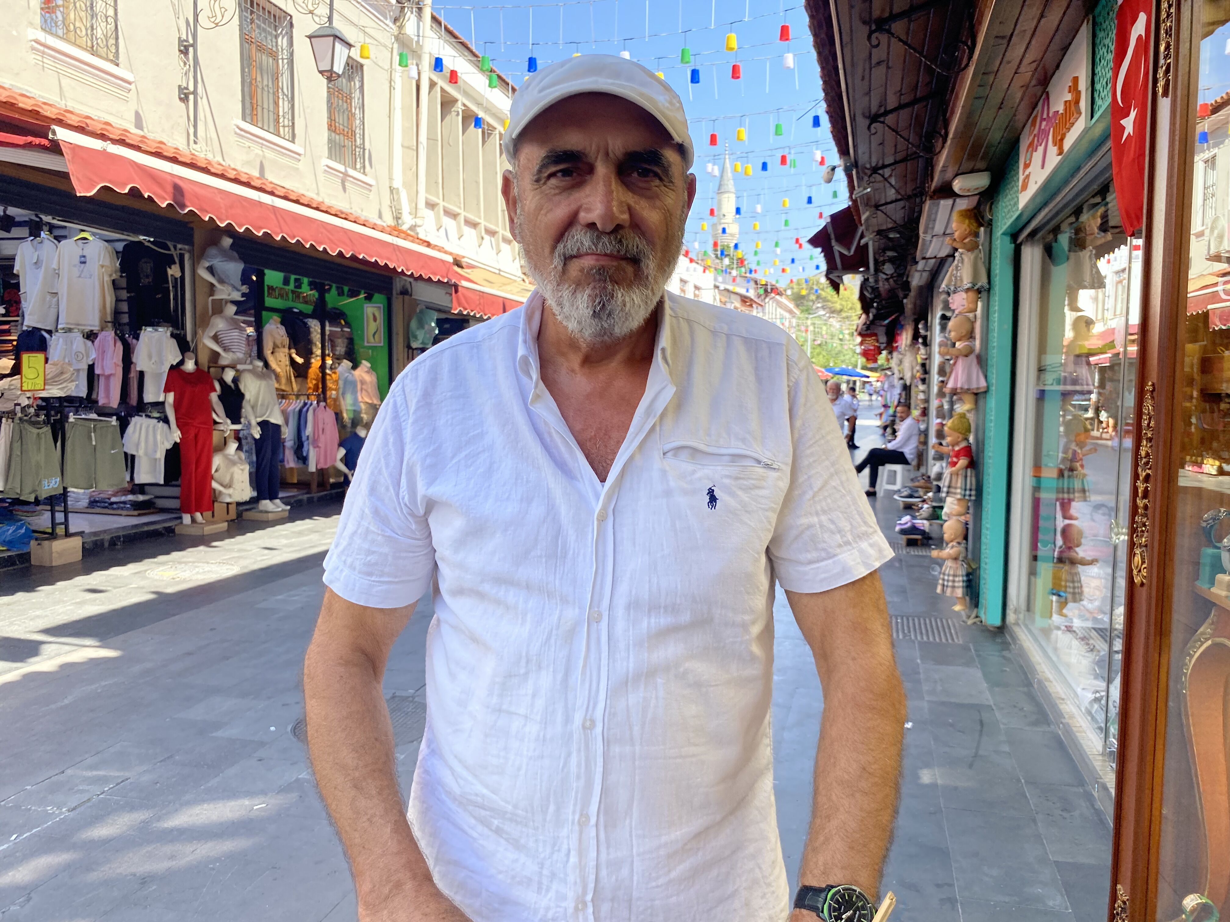 Aydın’da bir günlüğüne fıstık satmaya gelmişti: 23 yılını burada devirdi