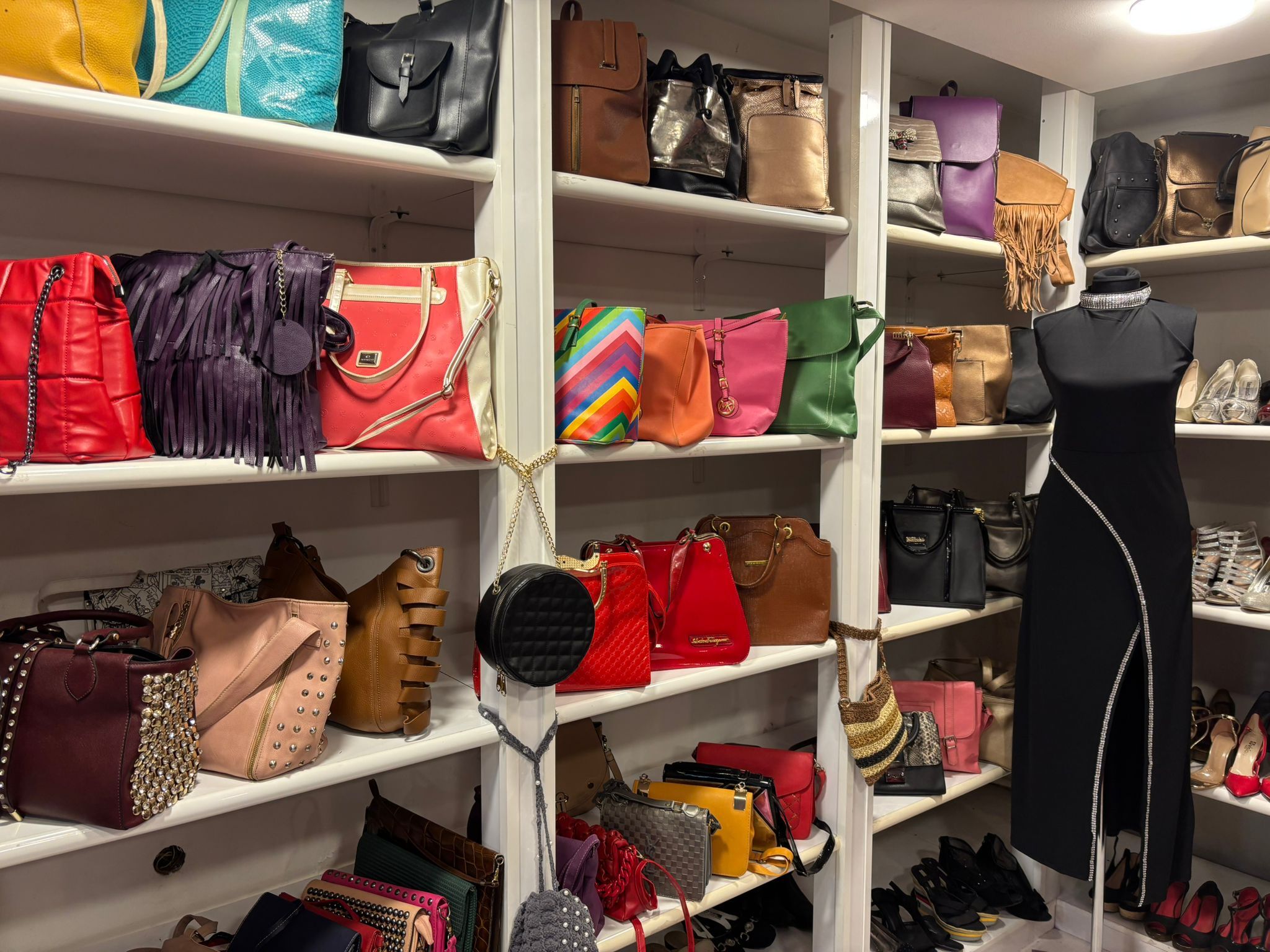 Aydinda Ikinci El Kiyafet Dikkat Cekti Kizlarin Egitimi Icin Magaza Acti 592744 31B2A7E119Fa605A9D9B65548Da59Fc1
