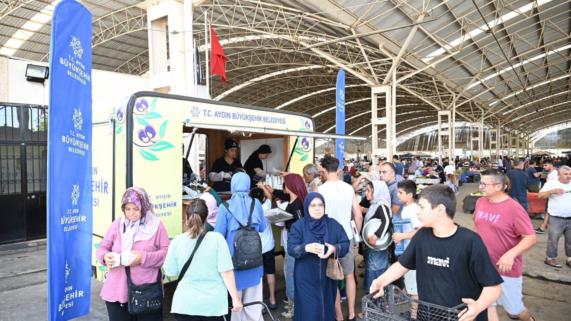 Aydınlılar sıcak havalarda "Büyükşehir" ile serinlemeye devam ediyor