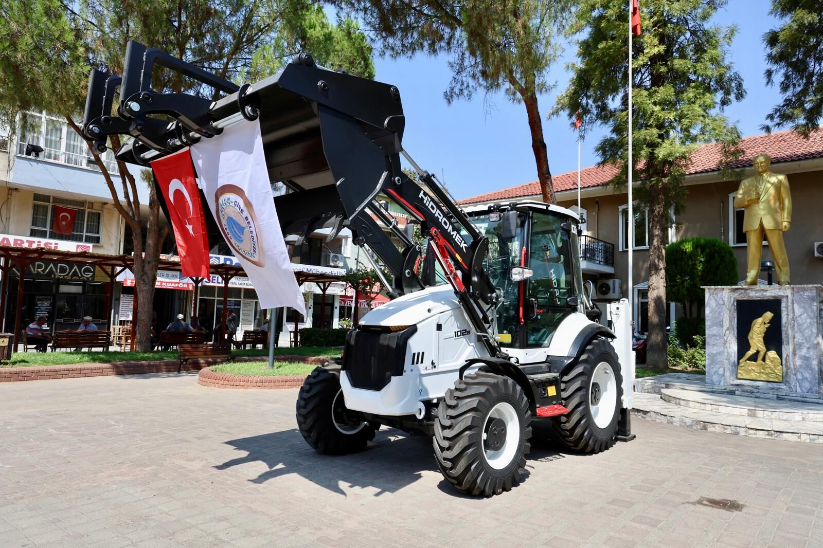 Baskan Mehmet Kivrak Cineye Yeni Is Makineleri Kazandirdi 591378 32E04C27Acc5Bbdcb7Ca9D1E96Ddeb3E