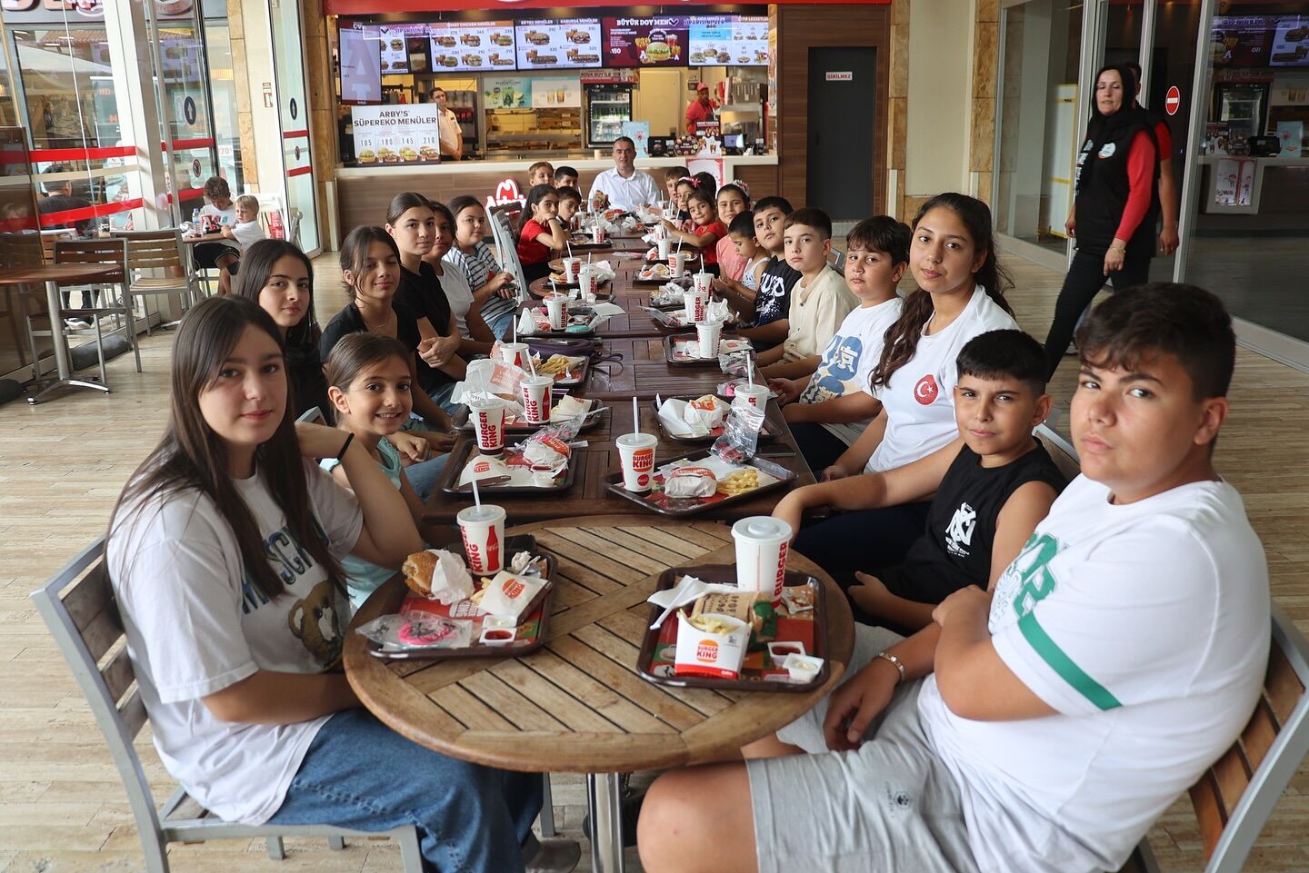 Baskan Ozgur Aricidan Anlamli Etkinlik Ilcedeki Cocuklar Sinema Ile Bulustu 589798 51D444C592C1371733Ce53Ee8F784051
