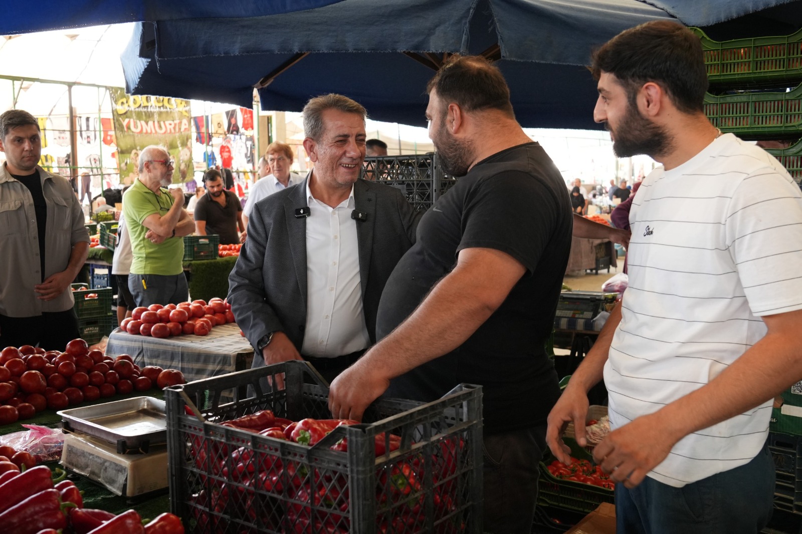 Baskan Yetiskin Cuma Pazarinda Vatandaslarla Bulustu 588073 79Fbceff07C0B9Fae2A5Db0B8F74977D
