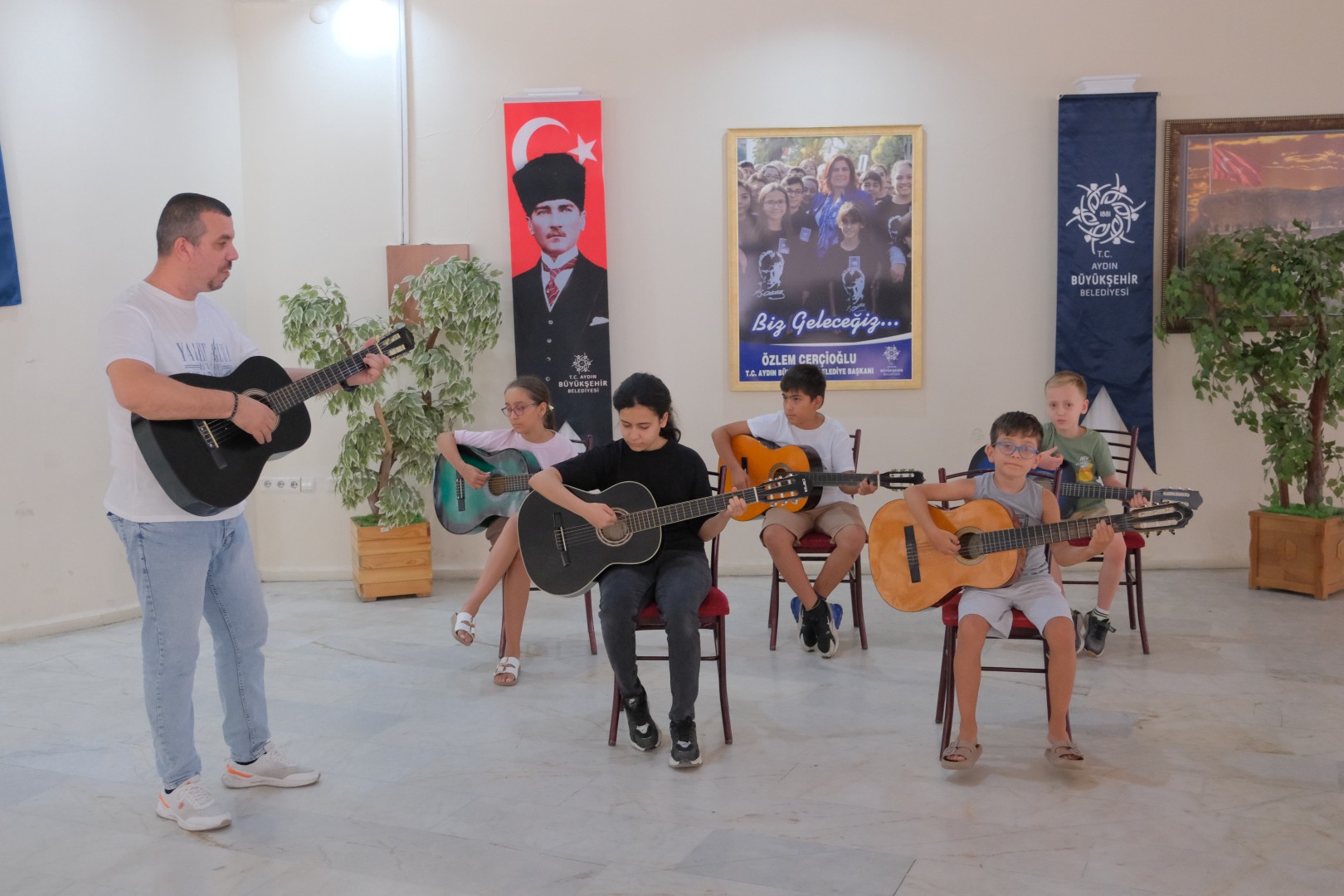 Cercioglundan Gelecegin Muzisyenlerine Destek Aydinli Cocuklar Yaz Tatilini Muzikle Geciriyor 587925 8D6C57999776B3902073Fb9D6E449E6C