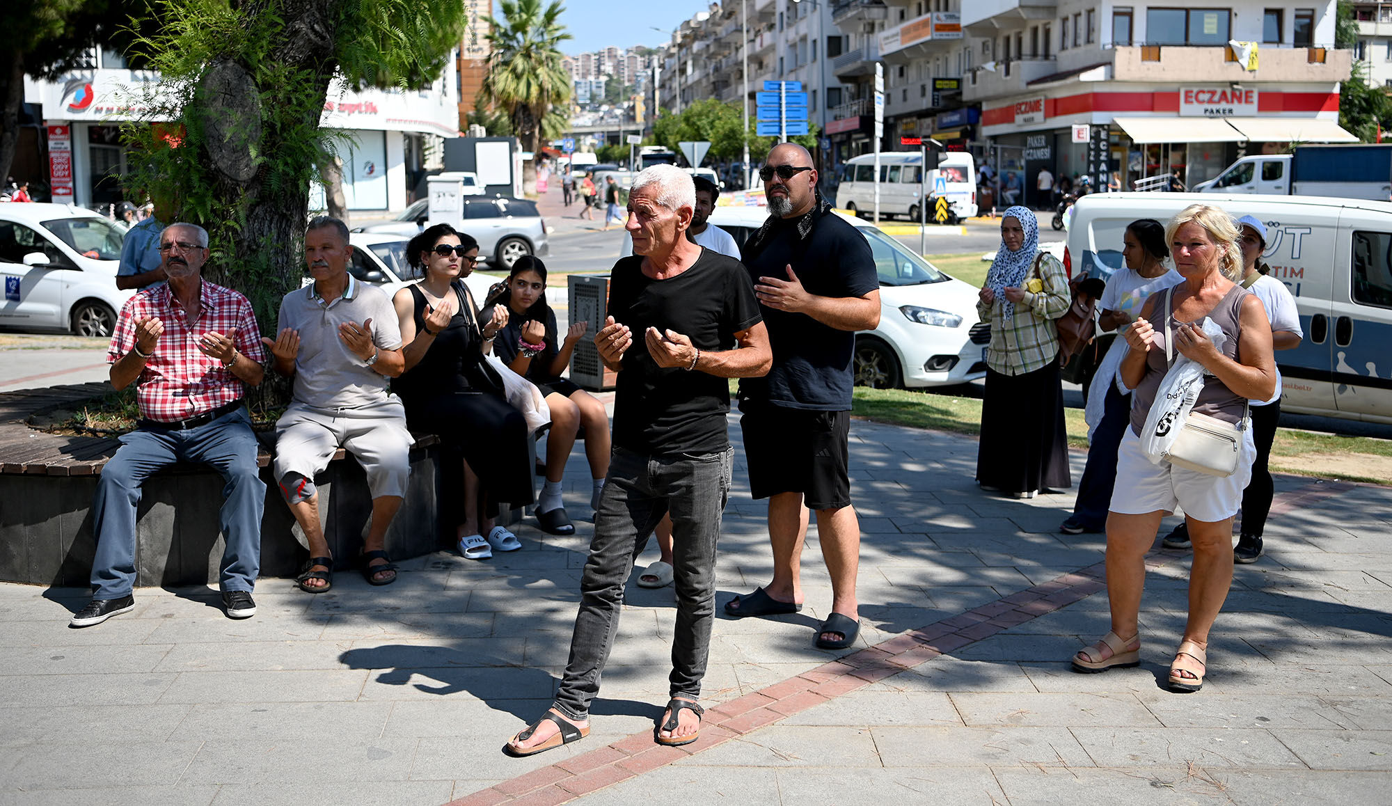 Kusadasinda Gorev Sehitleri Unutulmadi 588926 Ba5176019Dccd8D83Dd16C4Ef486B908