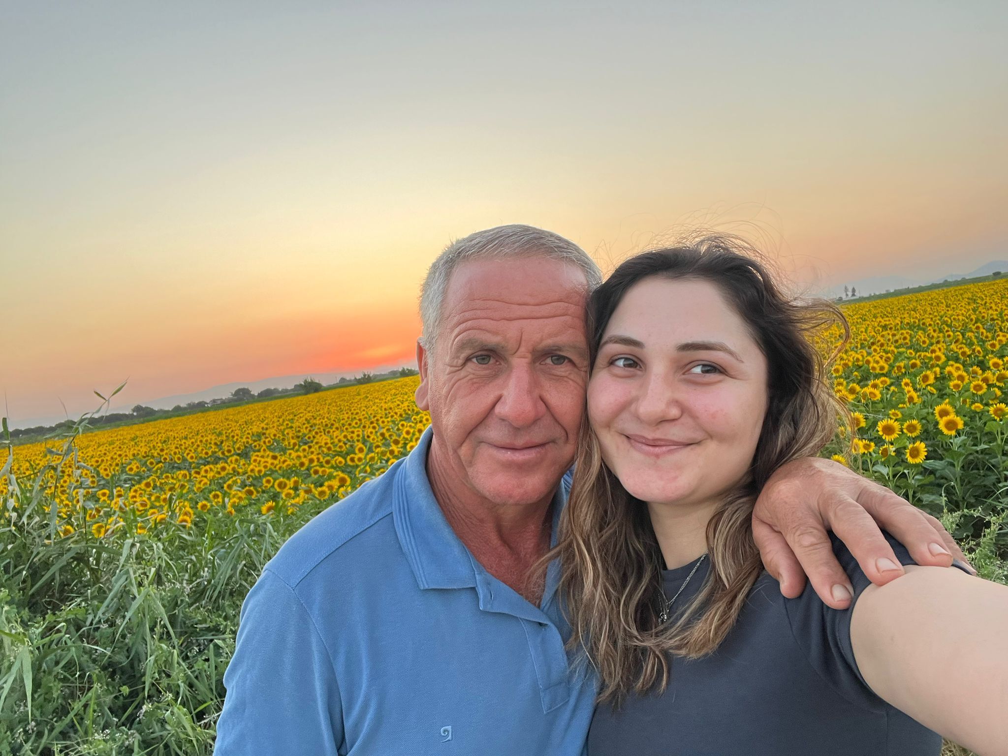 Aydın'da pamuk tarlasında baba-kız omuz omuza mücadele