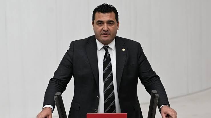 Söke karayolundaki yol çökmesi siyasetin gündemine oturdu! Tepkiler peşi sıra geldi