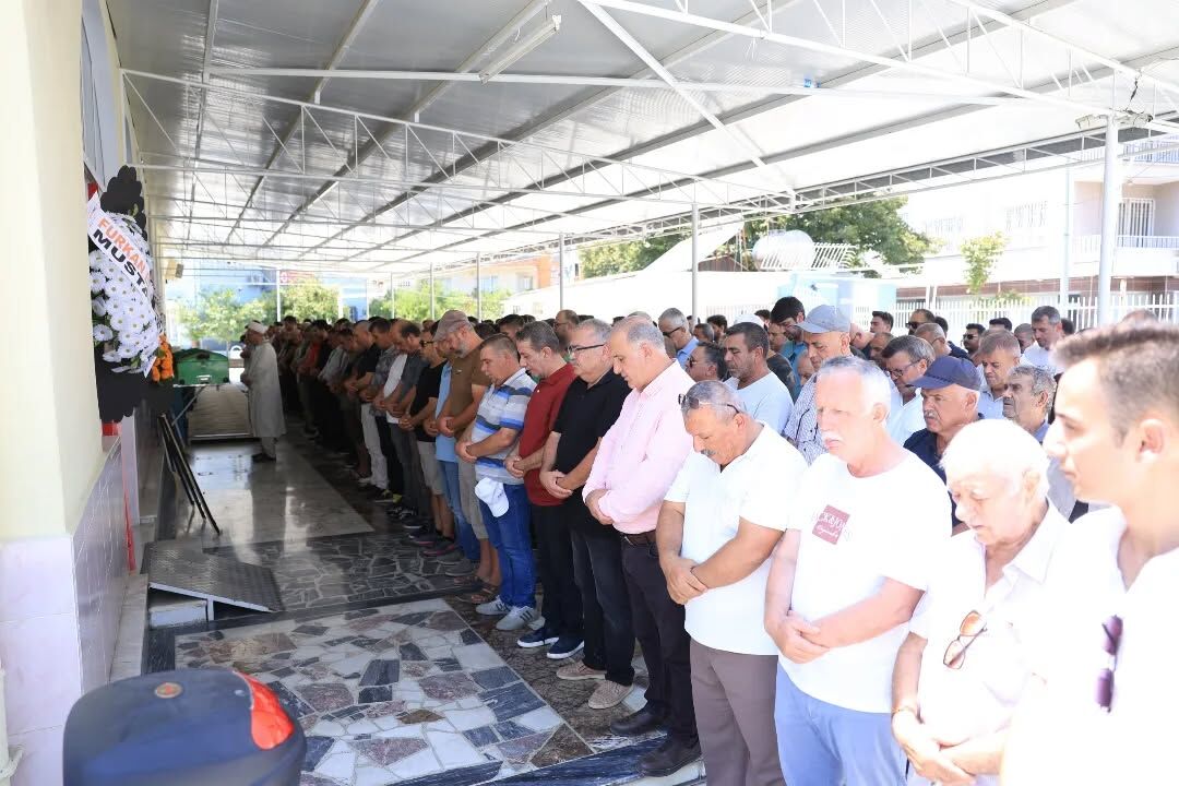Aydınlı genç gözyaşları içinde son yolculuğuna uğurlandı