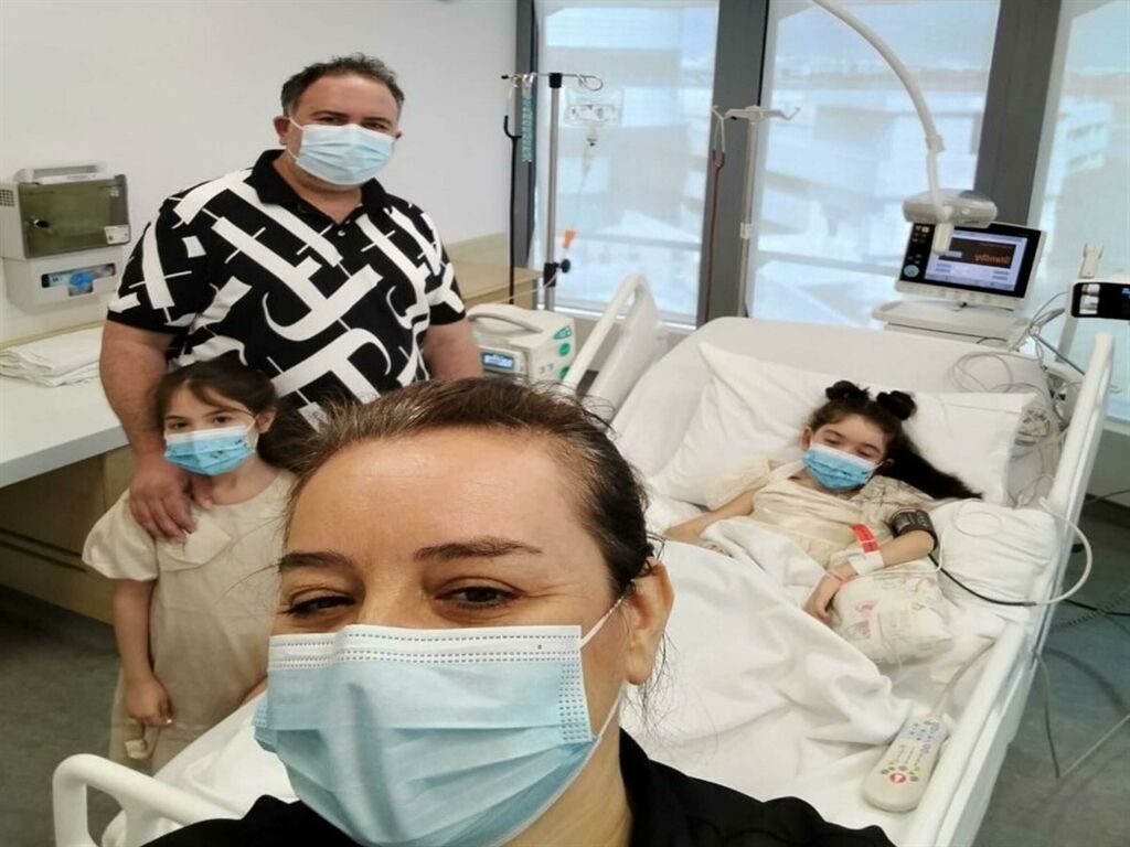 SMA’lı Çağla, artık ayakta durabiliyor