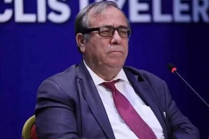 Eski Sağlık Bakanı hayatını kaybetti