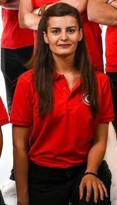 Uzman doktorun esrarengiz ölümü! Kolunda serum takılı halde cesedi bulundu