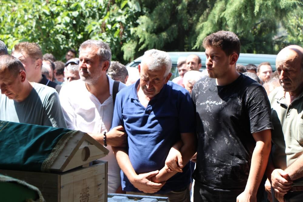 Bu acıya yürek dayanmaz! Anne böbreğini verdiği oğlu ve kızıyla birlikte can verdi
