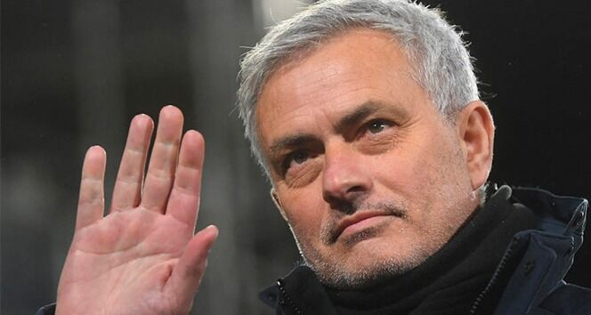 Fenerbahçe’de şok ayrılık! Sarı lacivertliler Mourinho ile vedalaştı