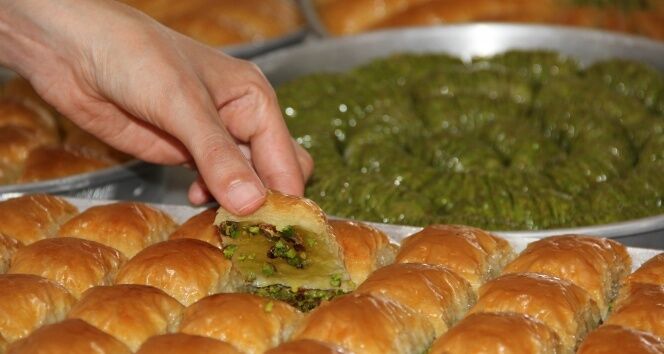 Baklava severleri zor günler bekliyor! Fıstık fiyatları uçtu