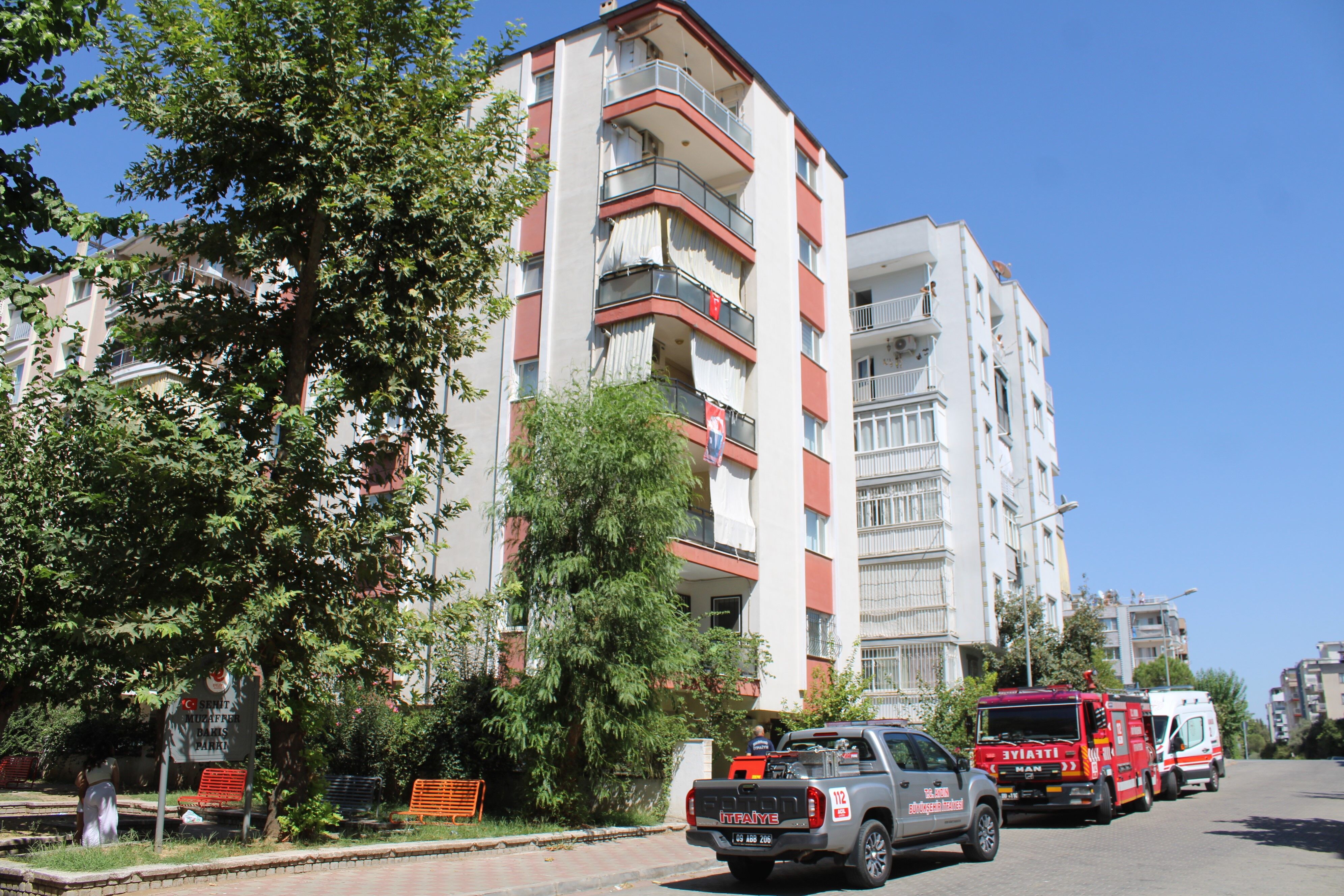 Aydın'da klimadan çıkan yangın yürekleri ağza getirdi! İki çocuğuyla beraber faciadan döndüler