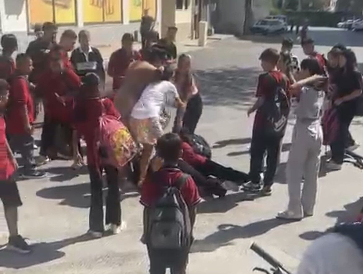 Akran zorbalığının boyutu dehşete düşürdü! 12 yaşındaki kız 10 kişi tarafından darp edildi