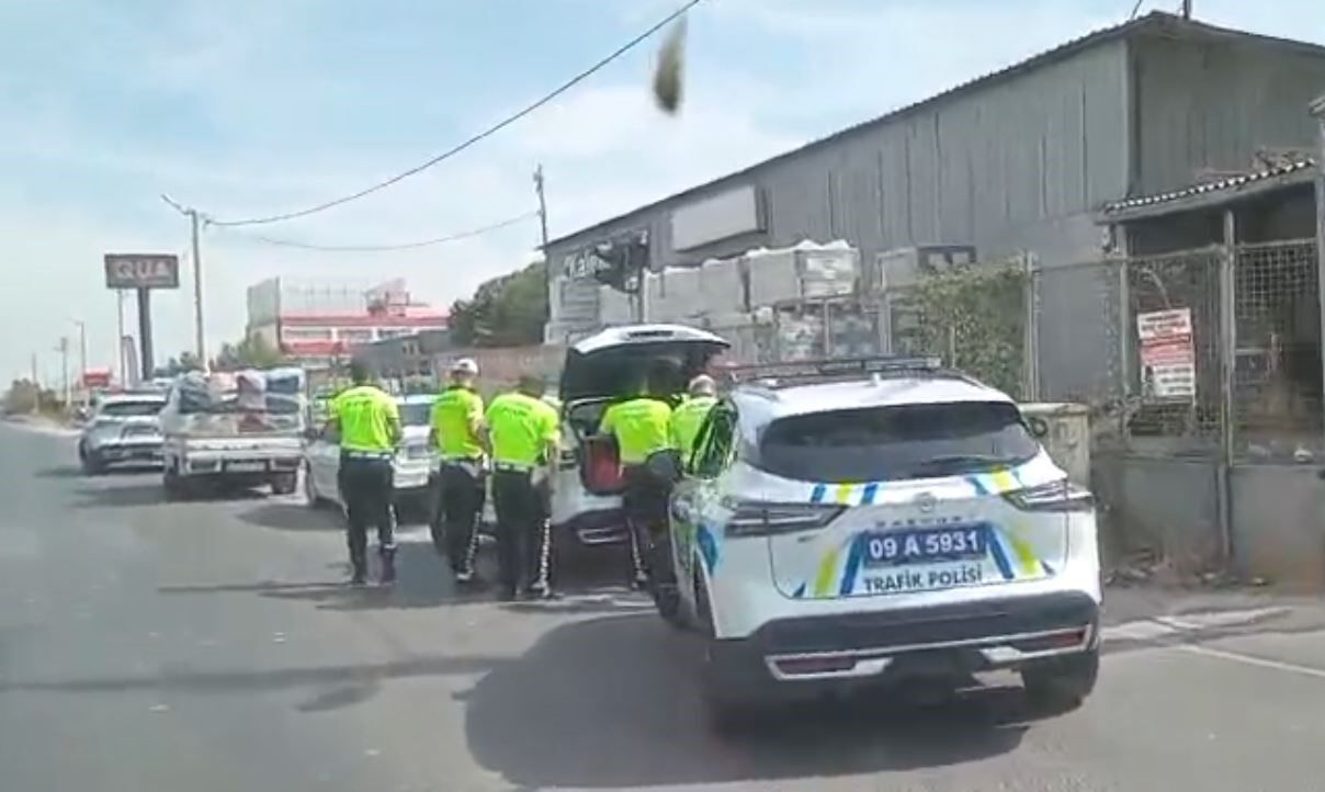 Aydın’da incirler yola saçıldı! Polis ve vatandaş seferber oldu