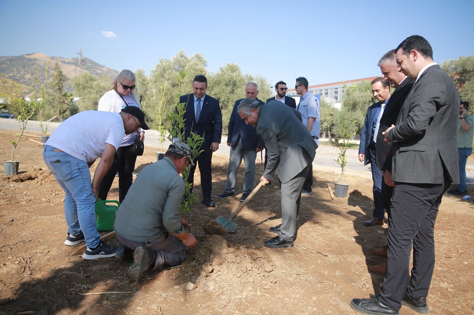 Adude Yesil Kampus Calismalari Kapsaminda Agaclandirma Faaliyetleri Devam Ediyor 597115 A26E6Da8E0A8F38D7B7F6Da8Eccd5Cb9