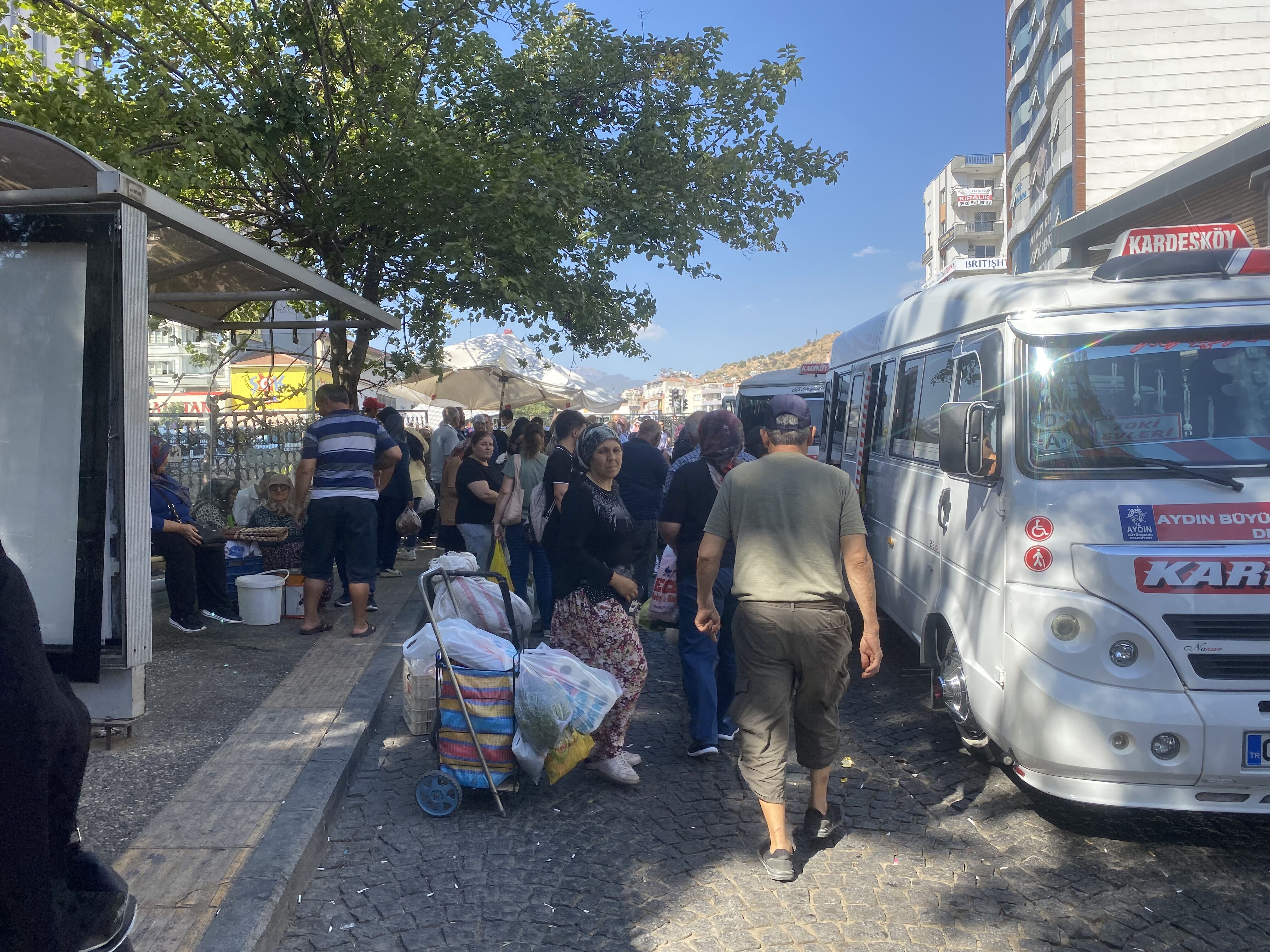 Aydin Da Sali Pazari Yogunlugu Sokaklara Tasti Betul 601475 52E71689C948E52306D7F6D7Acd7F81F