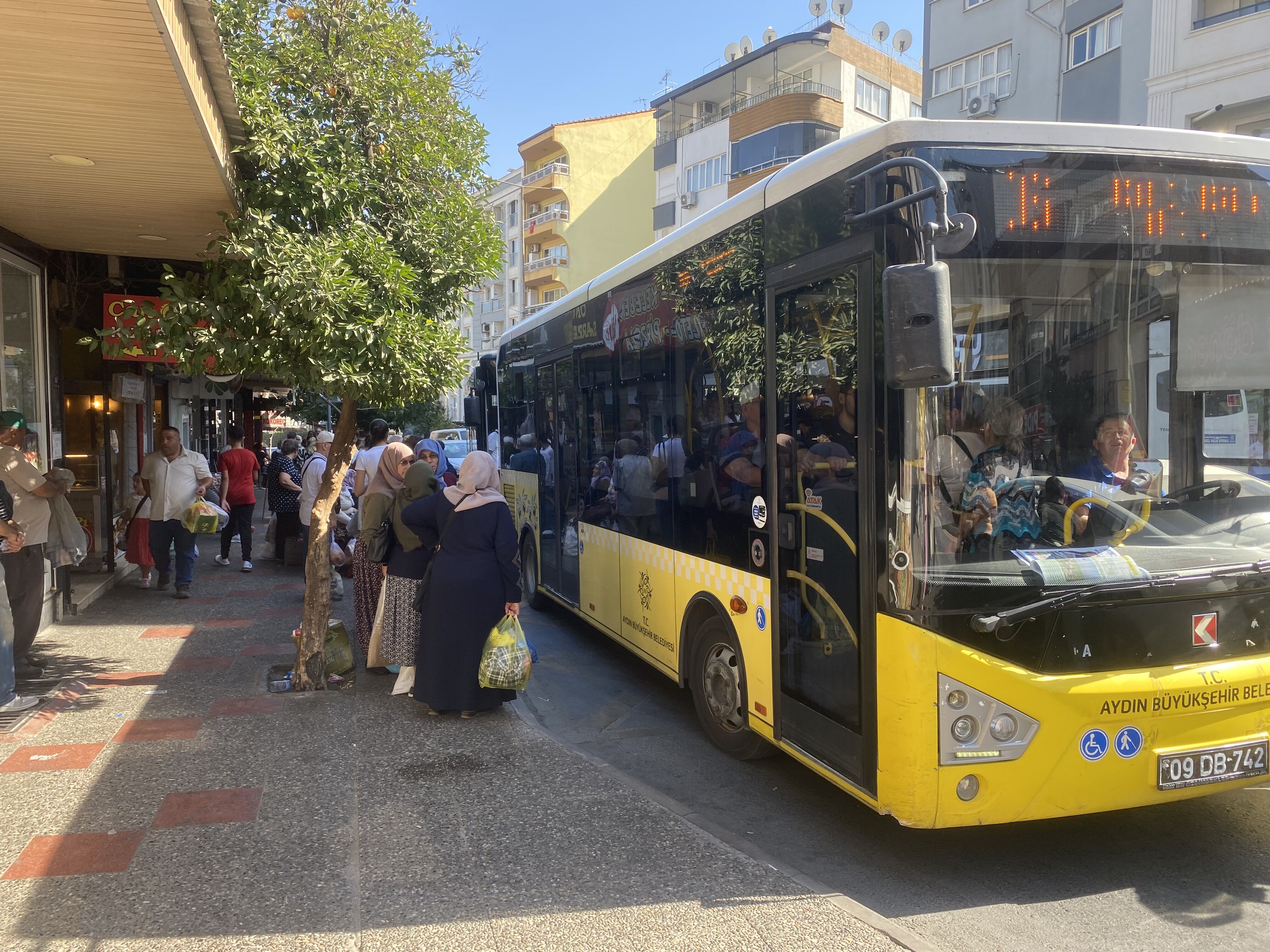 Aydin Da Sali Pazari Yogunlugu Sokaklara Tasti Betul 601475 Bd4343B0F6230D205Da32Df353A52D82