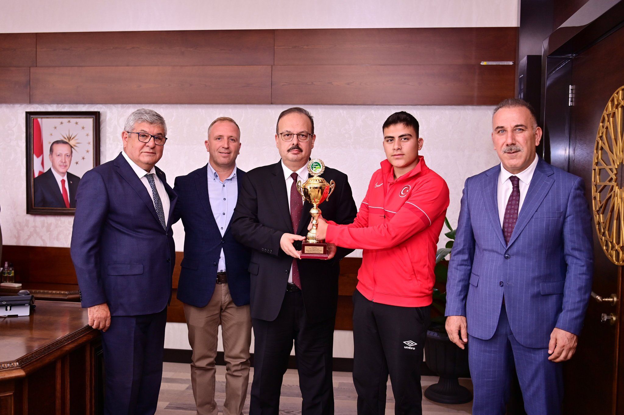 Aydinli Genc Dunya Sampiyonu Oldu Vali Canbolattan Tebrik 600718 31F9E9A104D69596F1493B09089Aacc5