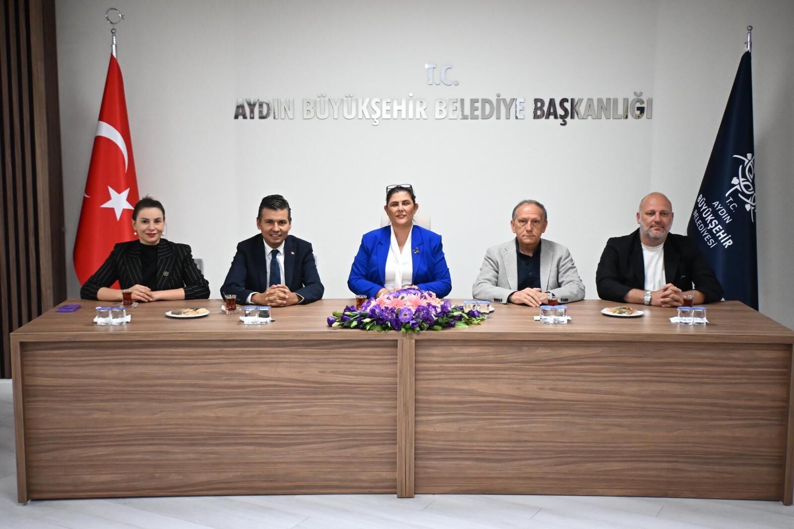 Başkan Çerçioğlu’na AK Parti Kuşadası’ndan ziyaret