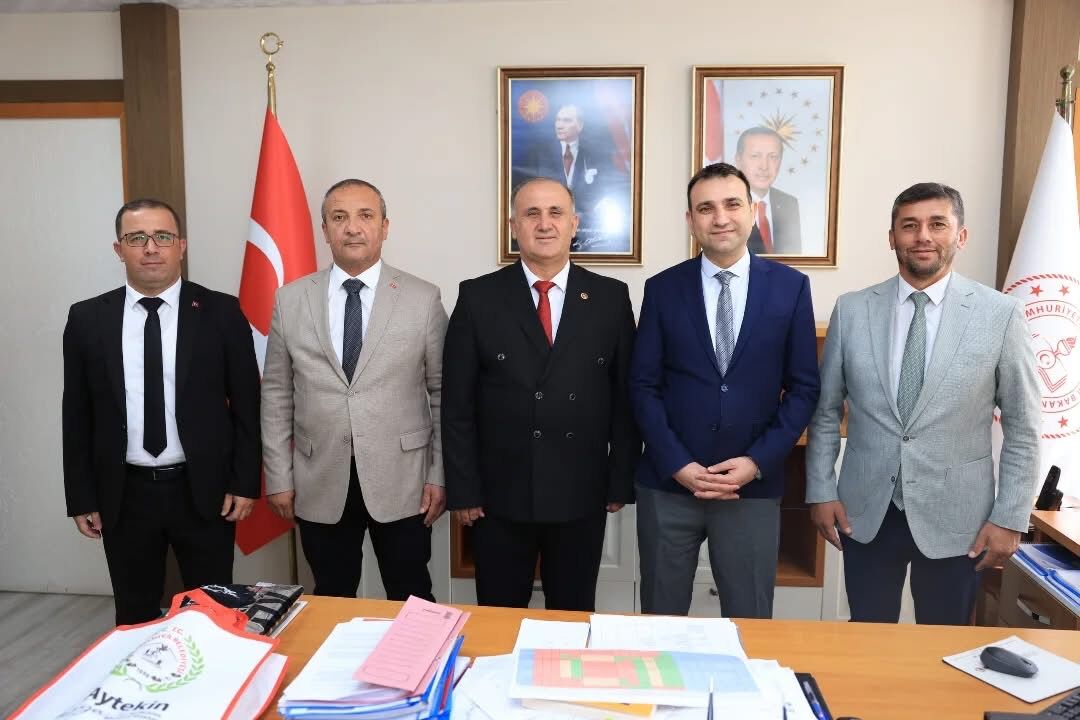 Baskan Kayadan Mudur Yigite Ziyaret 600008 E40027073424Be5C9A84B46Ff915D076