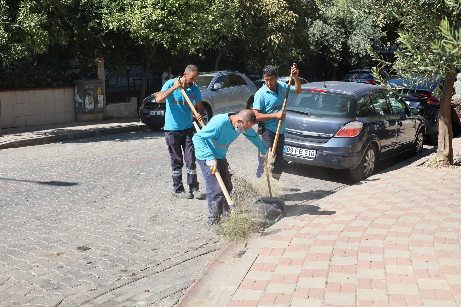 Efelerin Mahallelerinde Temizlik Seferberligi Devam Ediyor 600022 98Fa445749347Ac5A37F4E18A55176Fa