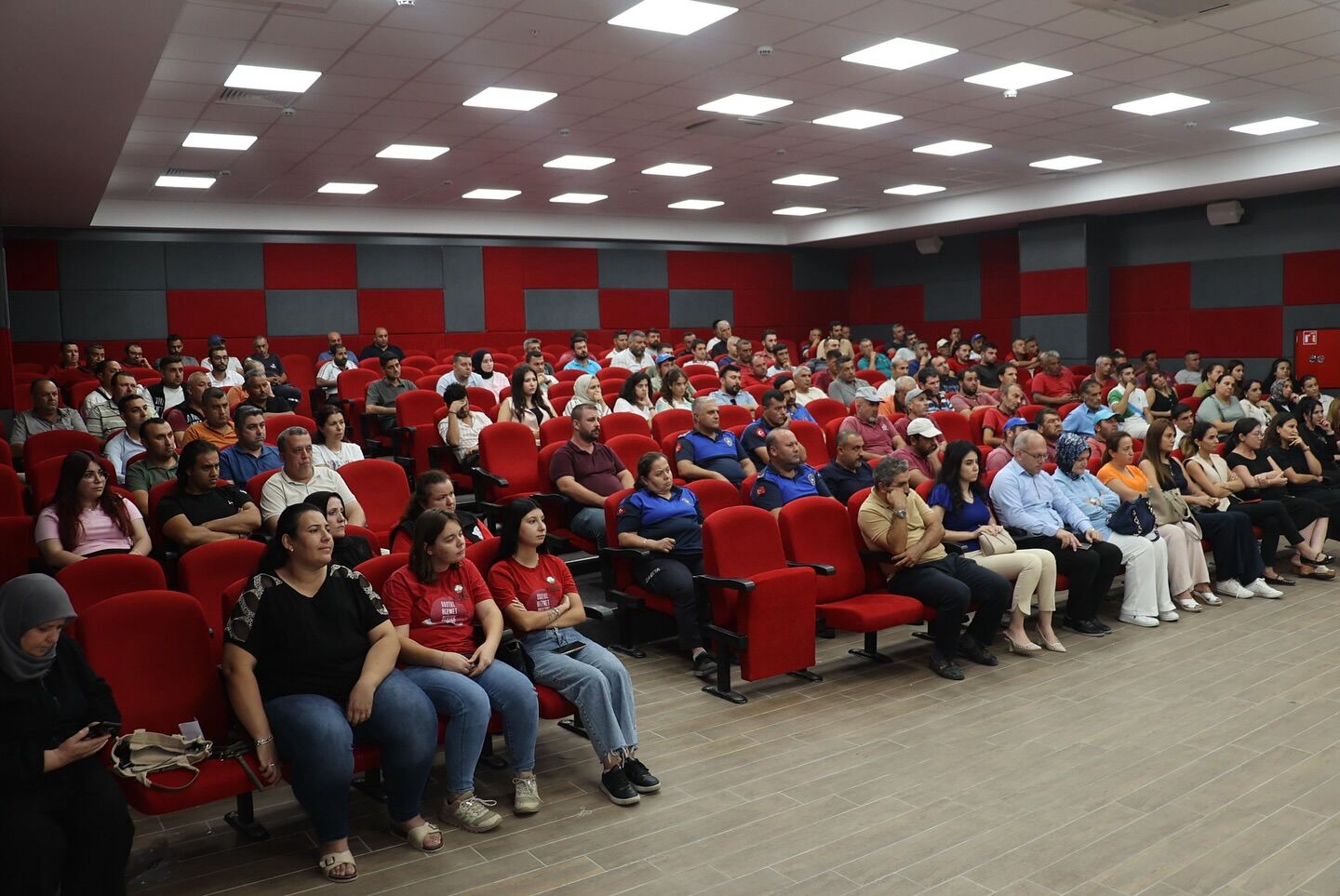 Koçarlı Belediyesi'nde maaş toplantısı: "Maaşları en kısa sürede tamamlayacağız"