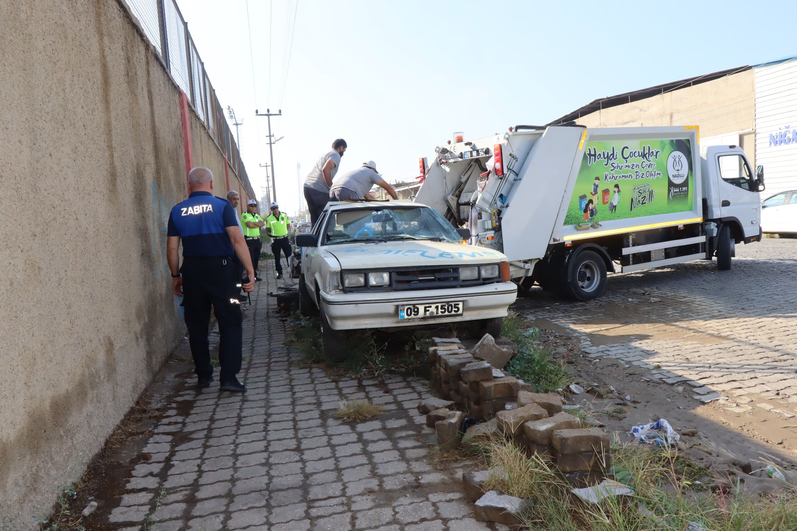 Nazillide Terk Edilmis Araclar Toplandi Emniyet Ve Zabita Ortak Operasyon Yapti 603250 Ef709Ba35A079C440797Ce0F96Edde39