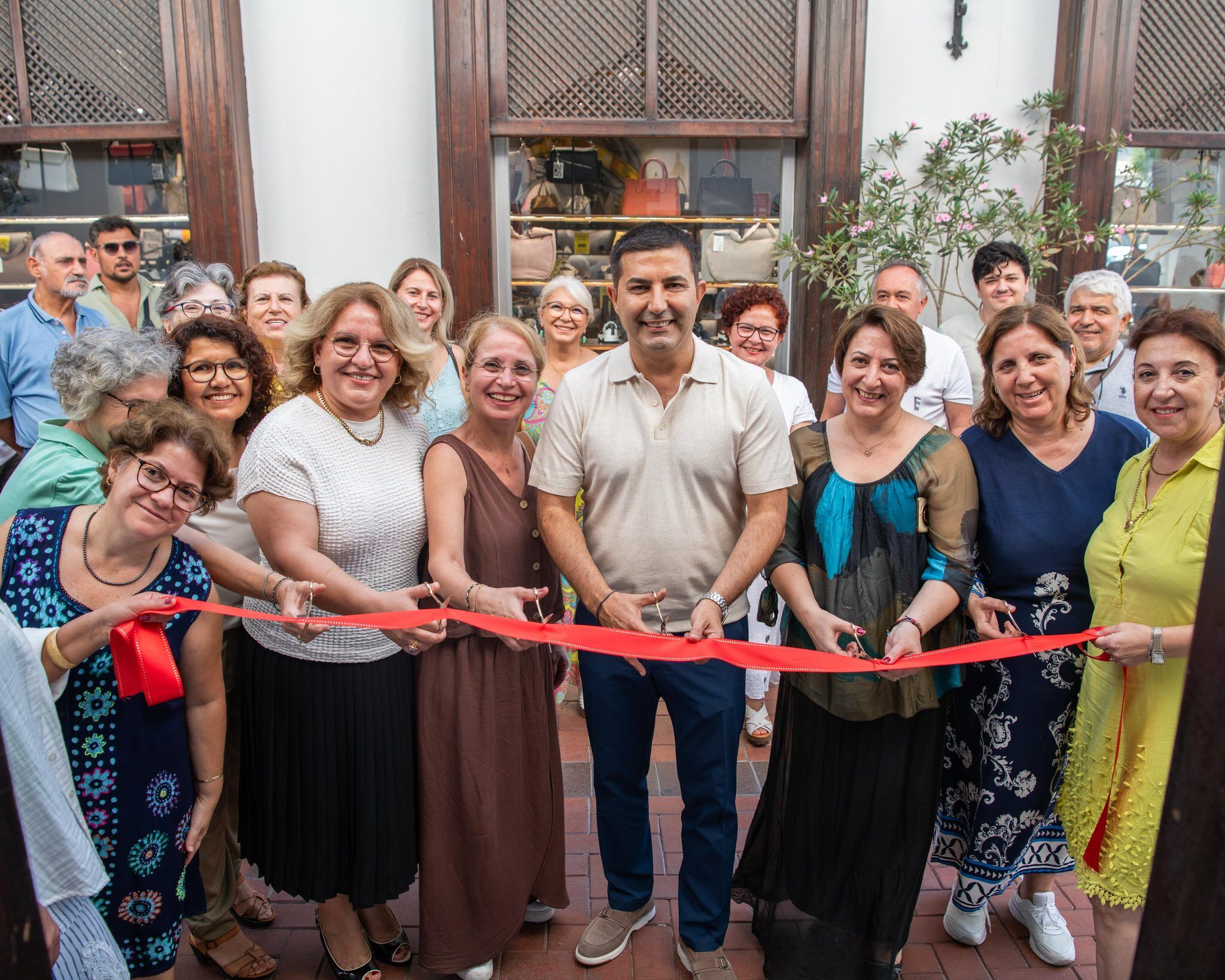 Renkli Tasarimlar Sergisi Ibramaki Sanat Galerisinde Acildi 595930 C09Ac72402Ee1Ea42Bb513Cc5Ed28111