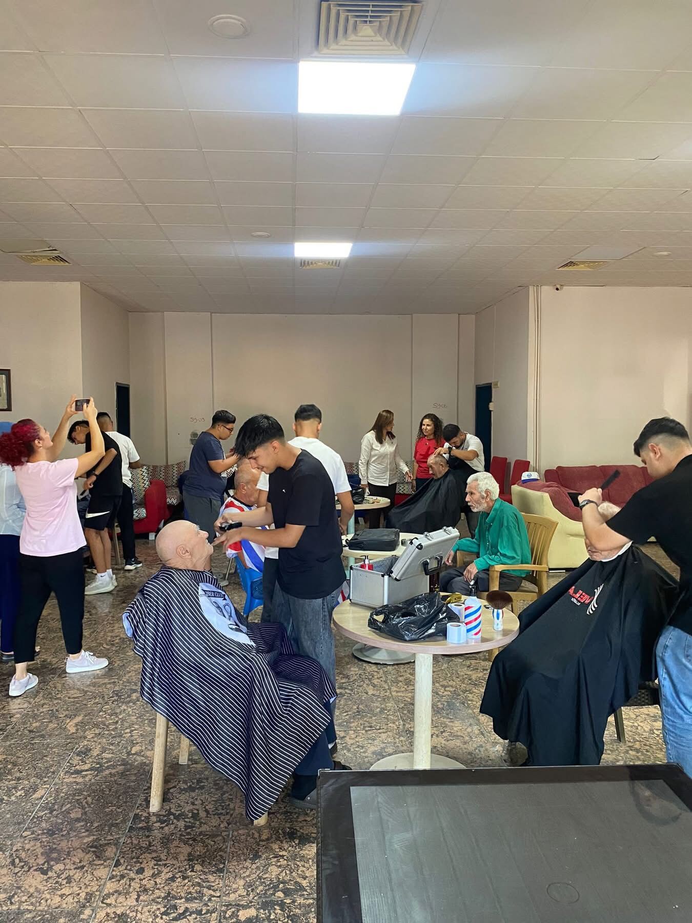 Soke Berberler Odasindan Anlamli Ziyaret Huzurevinde Kalanla Kisisel Bakim Hizmeti Verildi 597218 D537445994C44586B147837335D72680