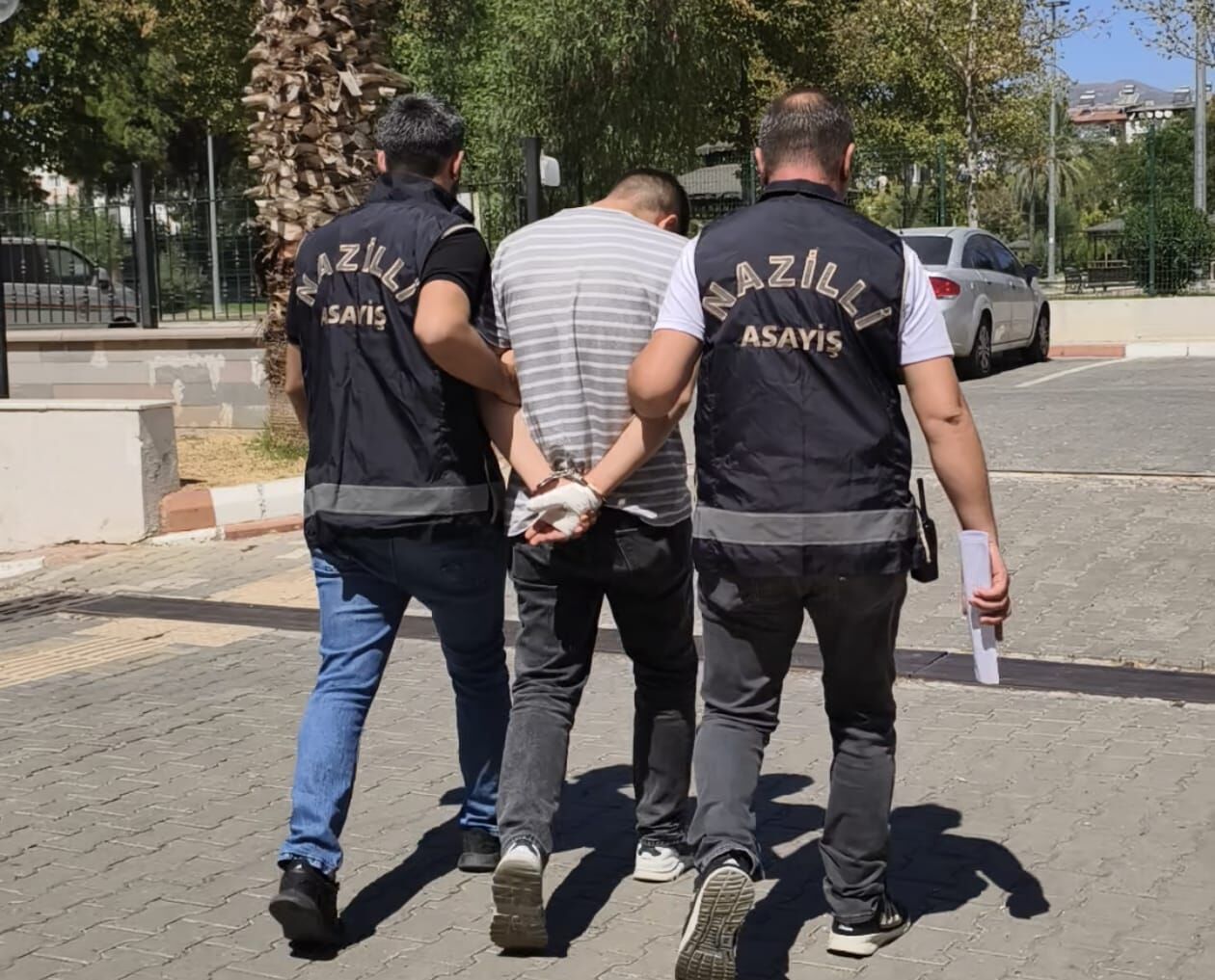 Nazilli’de polis kılığına giren dolandırıcı yakayı ele verdi
