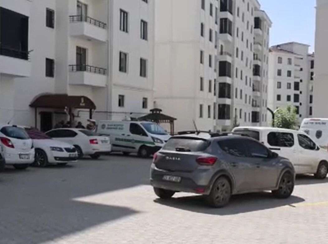 Eve gizlice soktuğu yasak aşkını kocası katletti! Kadının ifadeleri şaşkına çevirdi