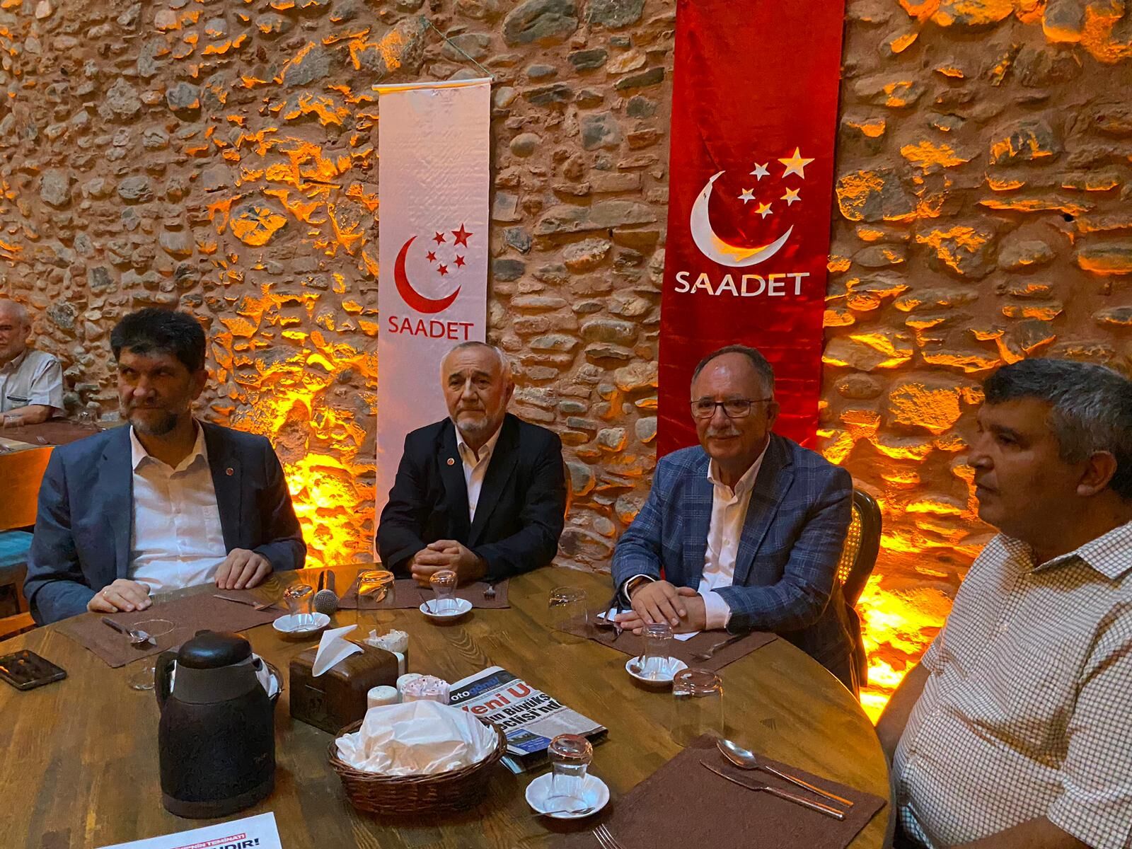 Saadet Partisi basın kahvaltısında buluştu