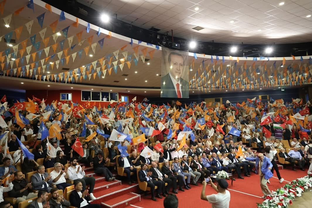 Çerçioğlu'ndan toplantı değerlendirmesi: "Yorulmadan hizmet etmeye devam edeceğiz"