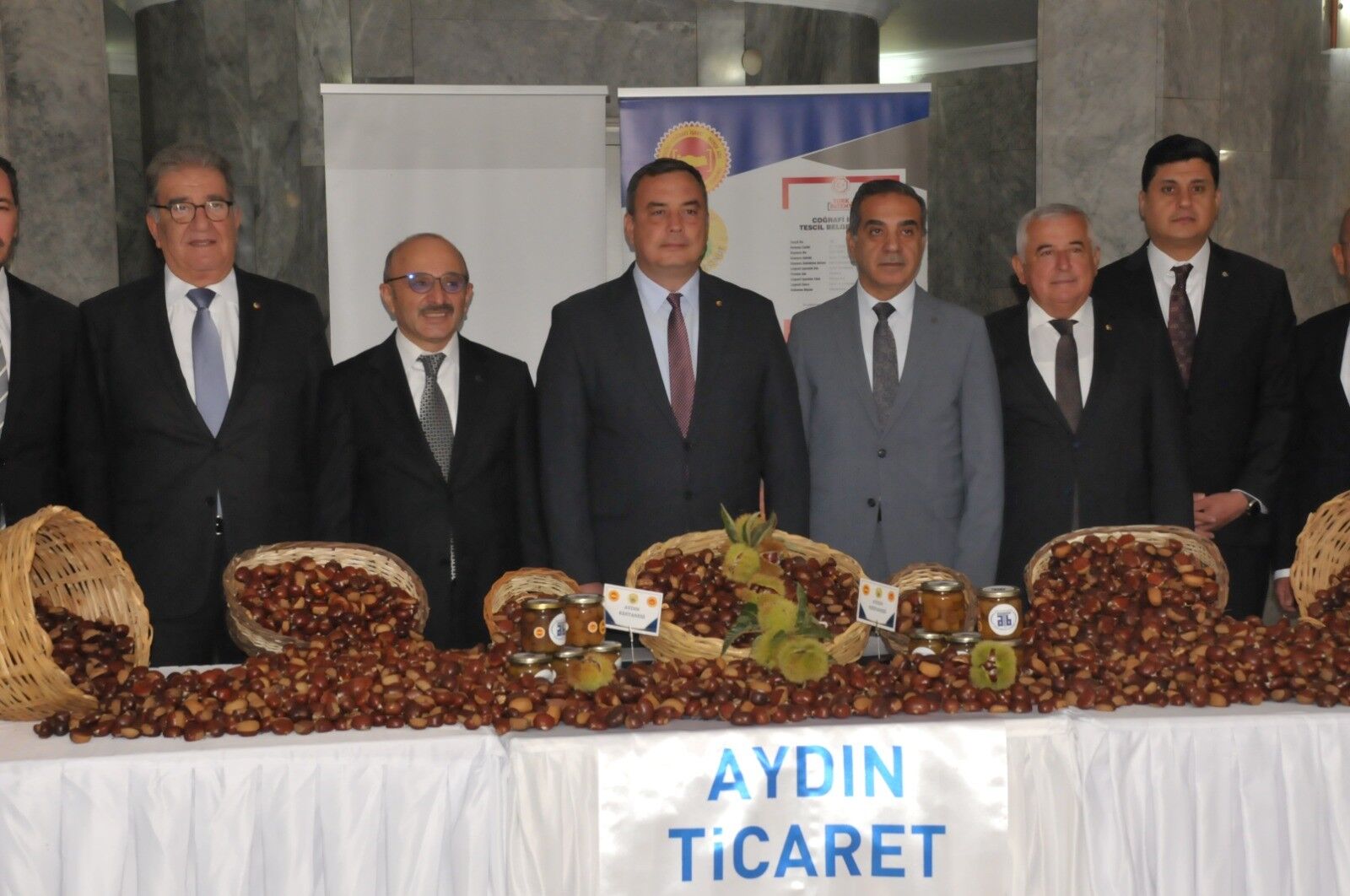 Aydın’da sezonun ilk kestanesi alındı