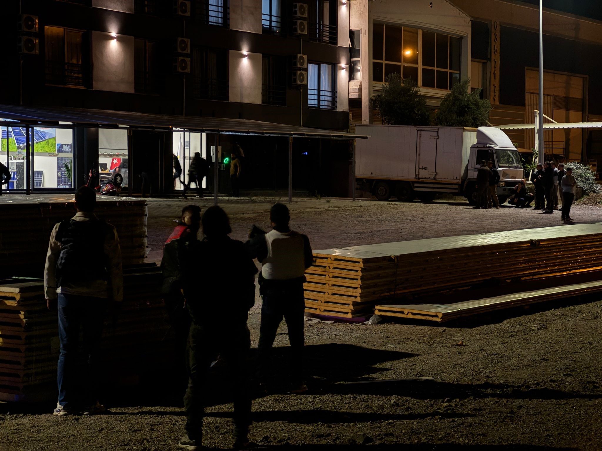 Uyuşturucu operasyonunda nefes kesen çatışma! 1 polis yaralandı