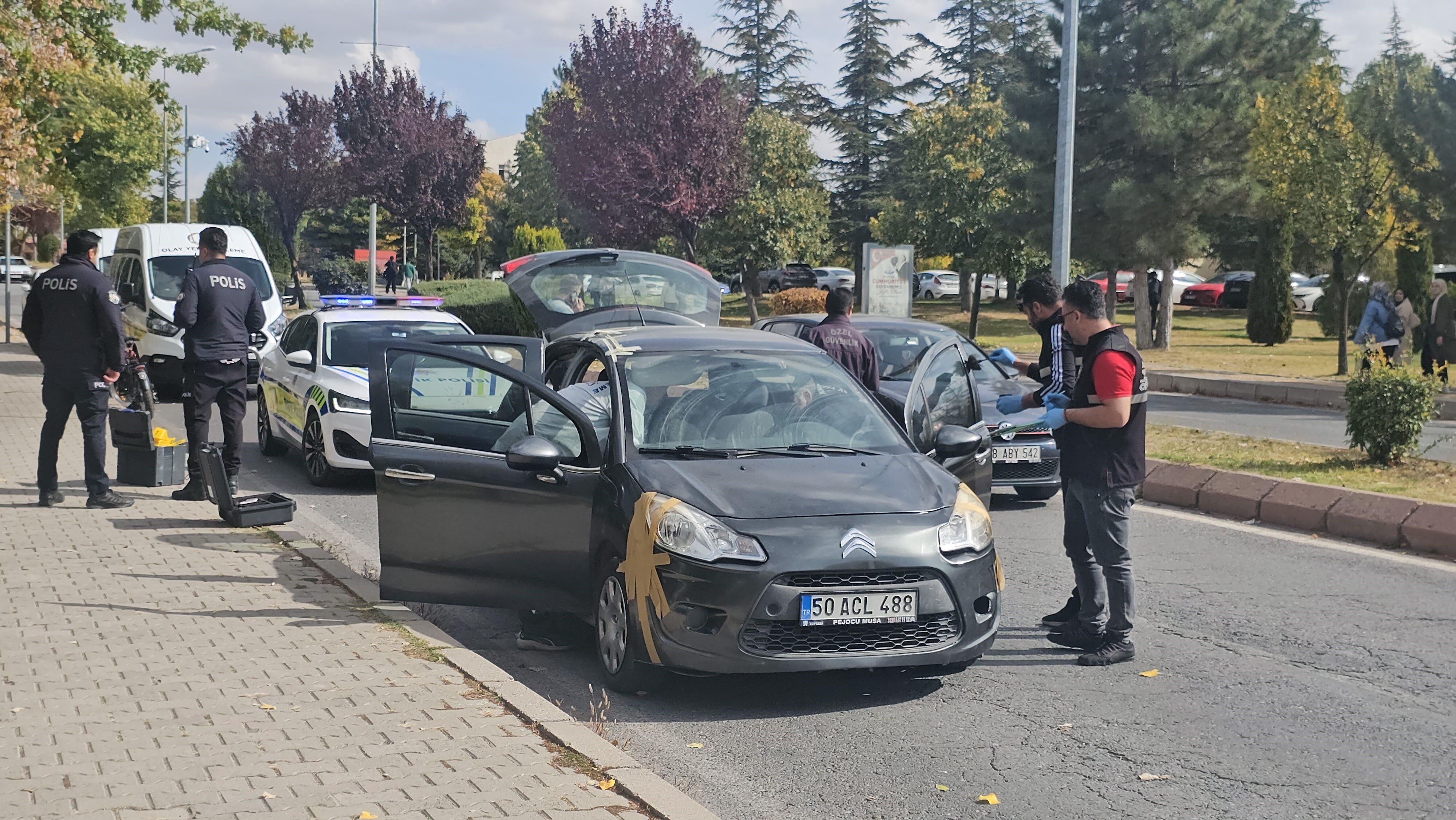 Üniversite öğrencisi pompalı tüfekle öldürüldü! 3 çocuk annesi olduğu tespit edildi