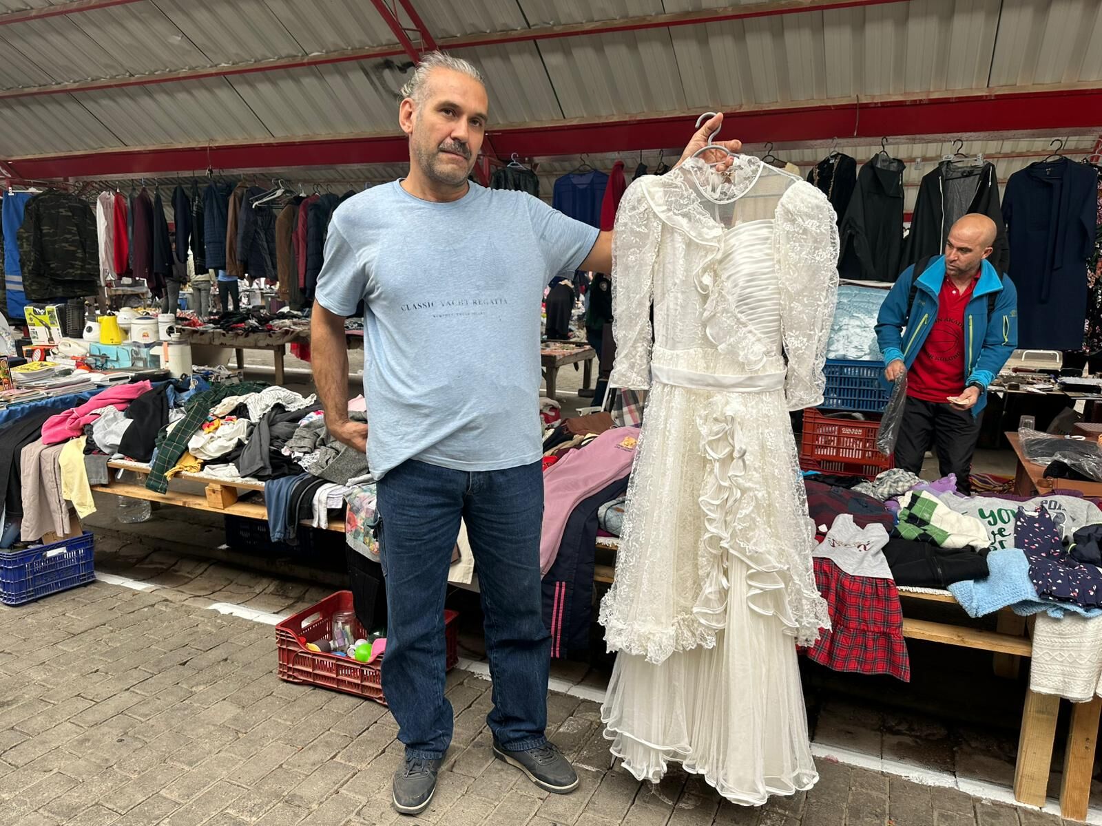 Aydın pazarındaki o tezgah nostaljiyi yaşatıyor