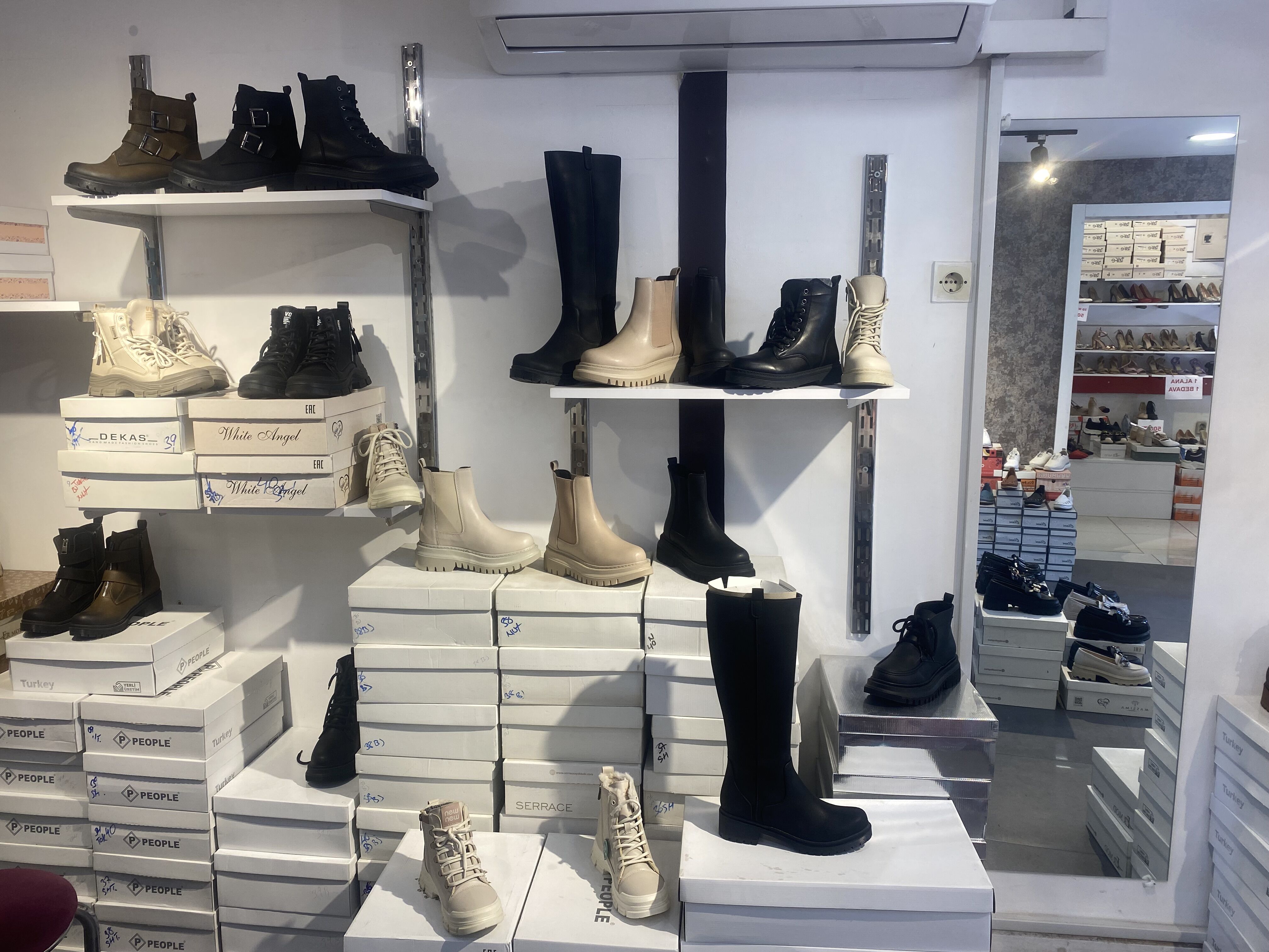 Aydinda Bu Kis Yilanlar Gezecek 606506 E663E45F163D4Def65895707E3D6Ff9B