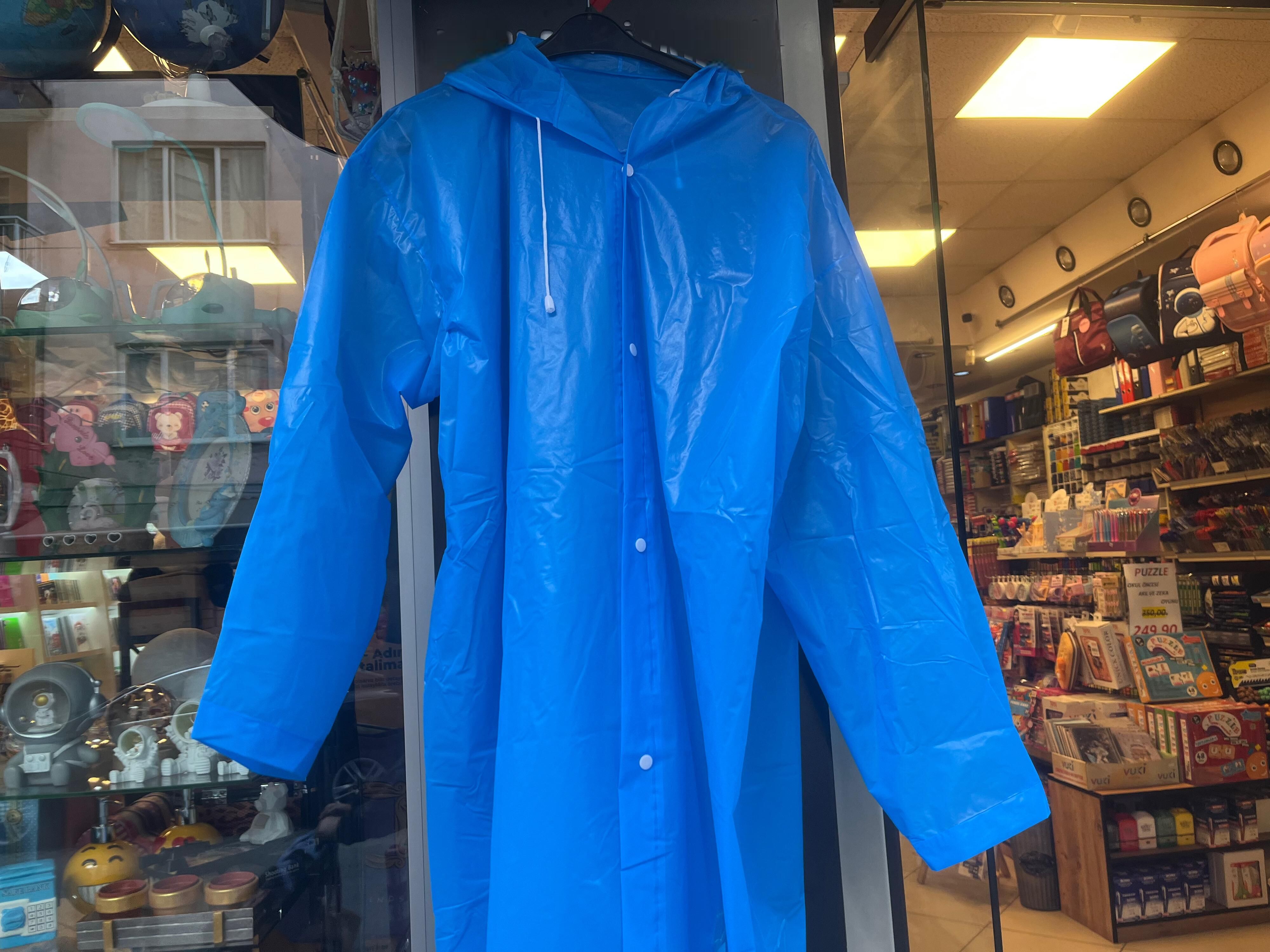 Aydinda Yagmurlar Basladi Vitrinlerde Yagmurluklar Boy Gosterdi 608728 De5063Df2579C89B815232Bc94Efcb1C