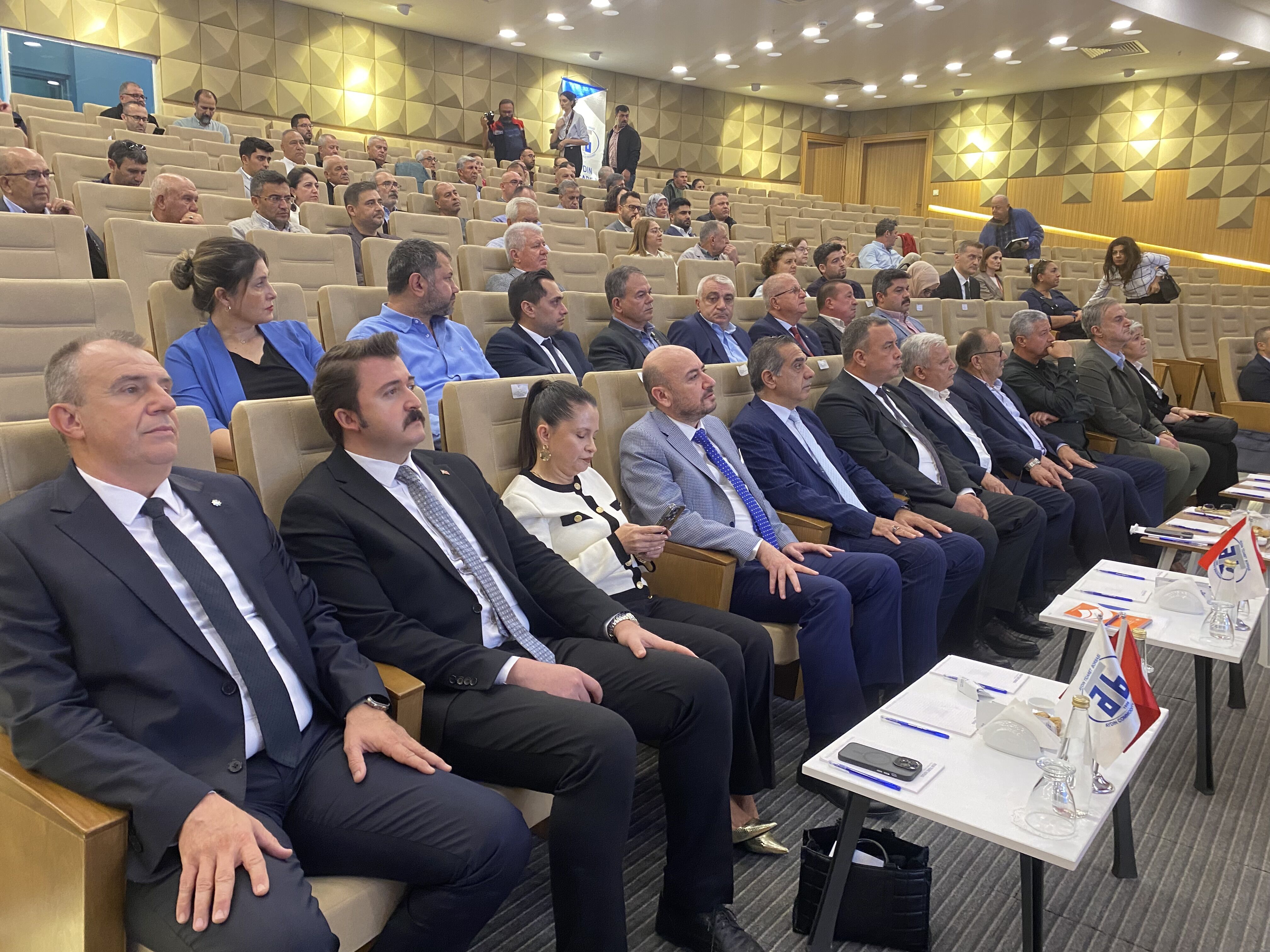 Aydinda Zeytin Ve Yagi Masaya Yatirildi Zeytinin 2025 2026 Sezonu Istisare Edildi Betul 608730 Cb76Dbee77811A9Ca5F525567Cbdde86