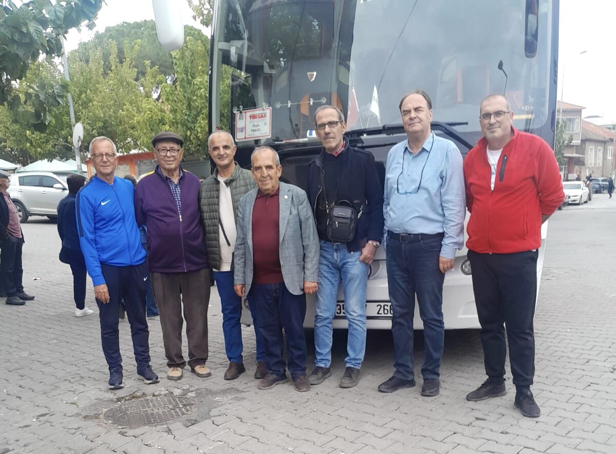 Aydindan Atalarinin Topraklarina Gidiyorlar 46 Kisilik Kafile Davul Zurna Ile Yunanistana Ugurlandi 608180 28Ddf05C7E9499E3D72Ec2C4542D9E71