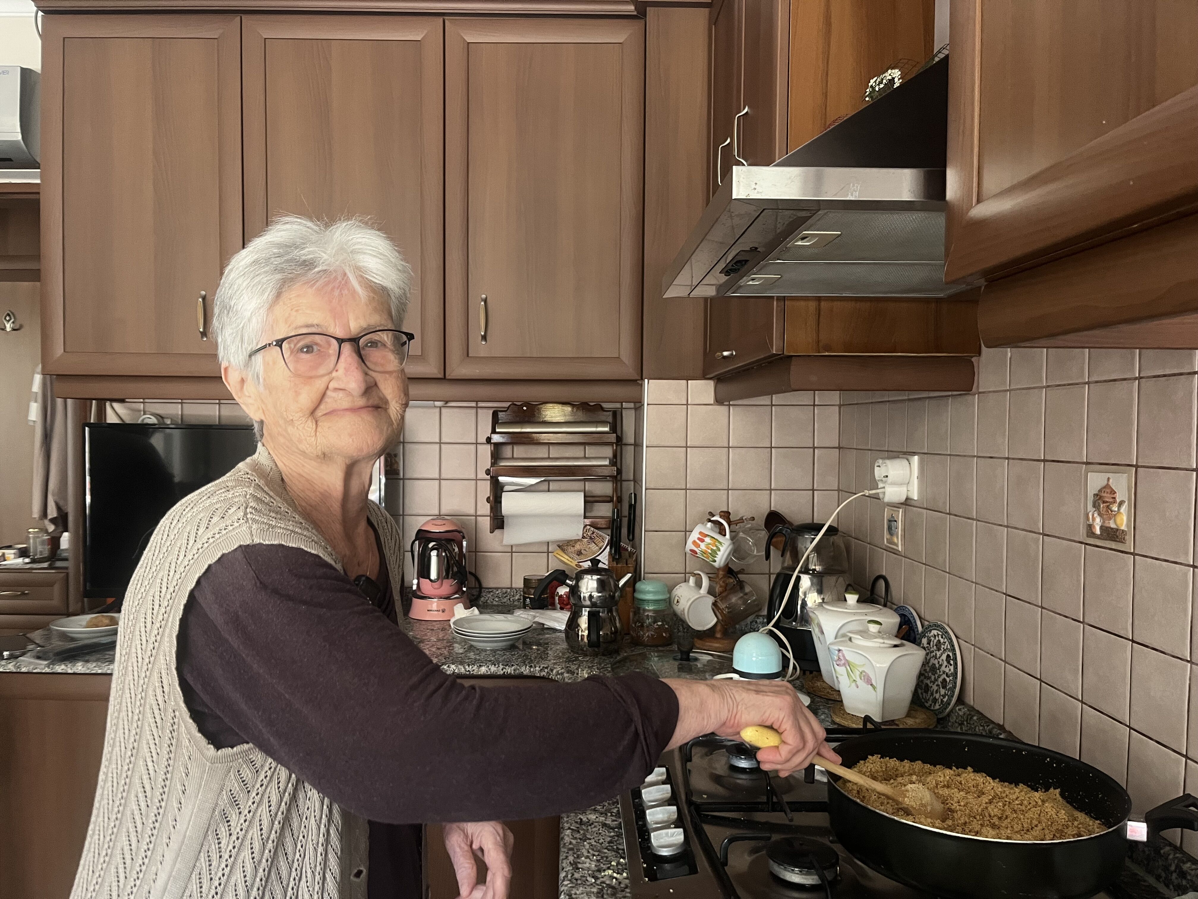 Aydinli Sevinc Teyze Yureklere Dokundu Cumhuriyet Sevdasiyla Helva Kavurdu 25 Yildir Bu Gelenegi Surduruyorum 610348 B7479A38De9Ddb2B16Ab409336Bd10B6