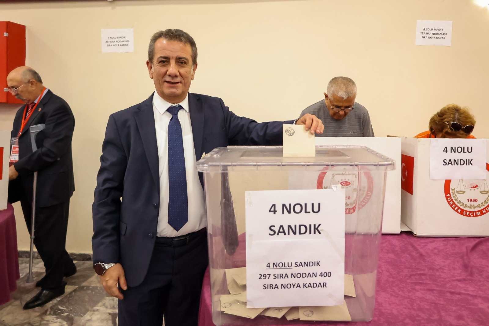 Baskan Yetiskin Kaan Ercetini Kutladi Kongremiz Demokrasi Solenine Donustu 603878 E2Ab3D1102240F98B391E3F4Dcdbdb37