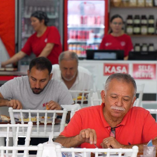 Efelerde Dayanismanin Adresi Kent Lokantasinda Askida Yemek Basladi 603711 2F7E9A46026244C5Bfe36204B7F9042E