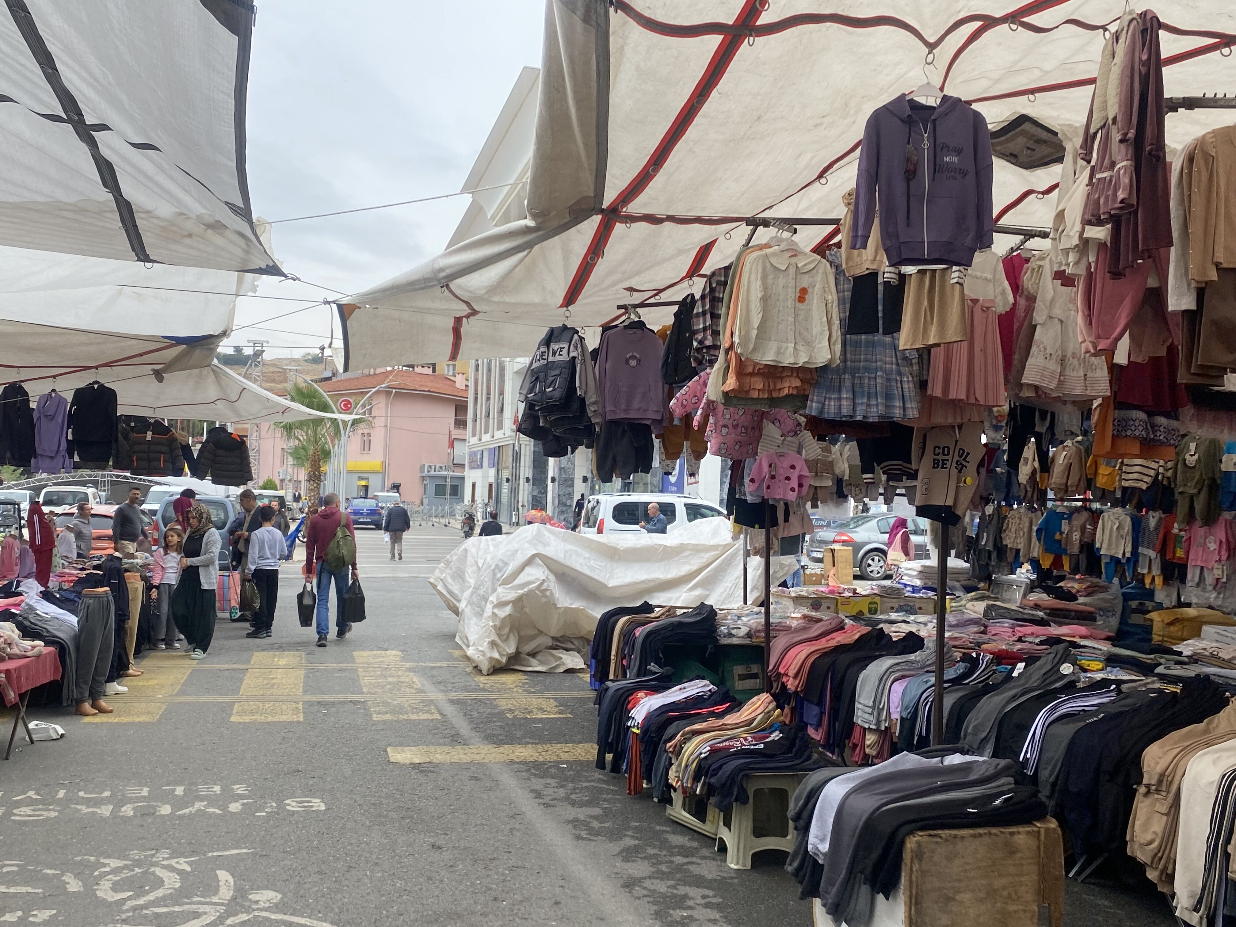 Kocarli Pazarina Yagmur Engeli Esnaf Zor Anlar Yasadi 608145 68D2Dceffecb700F5Ad8A3D0Bd77Eee6